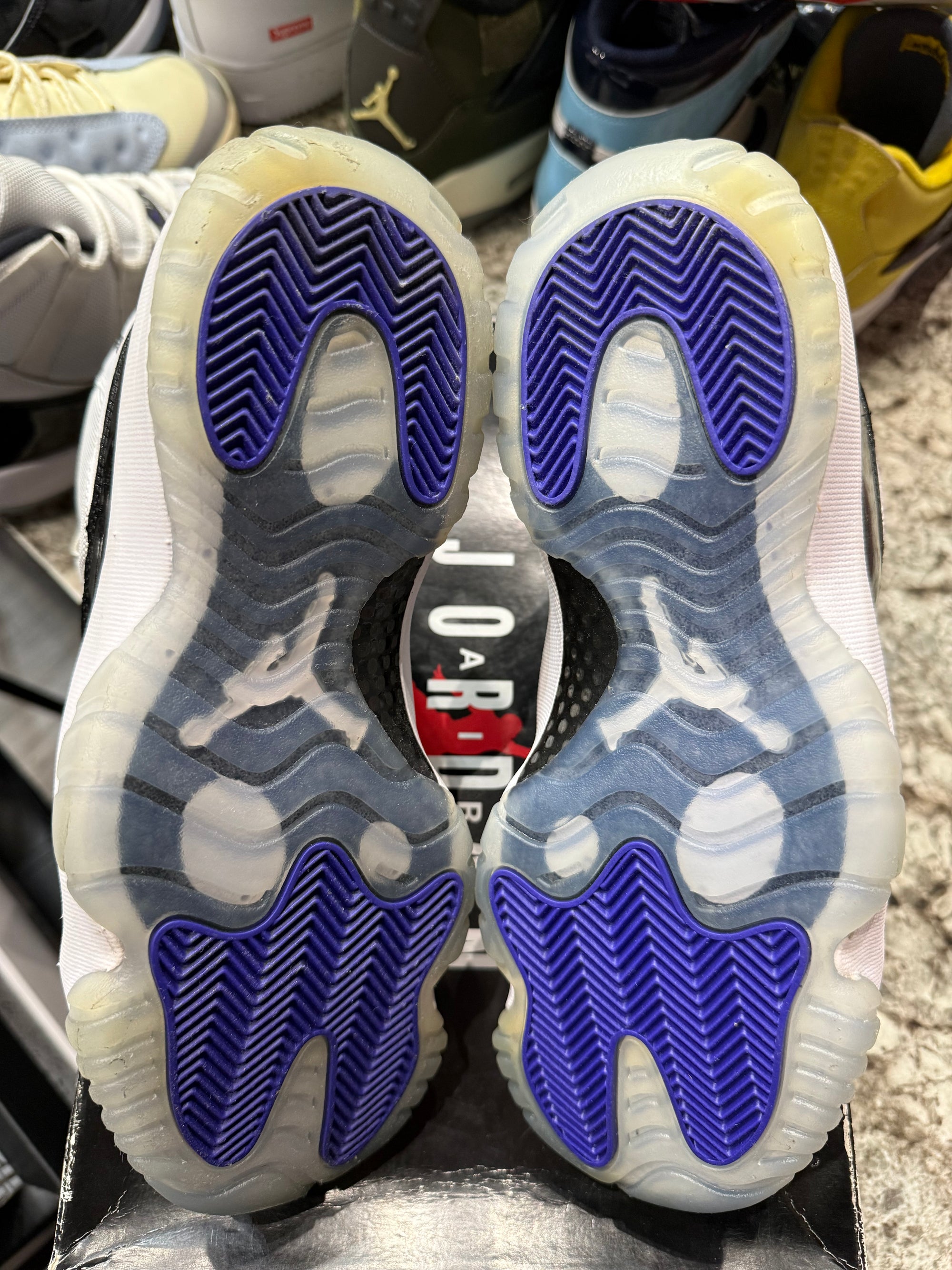 Jordan 11 Retro Concord (2018) (DAMAGED BOX)