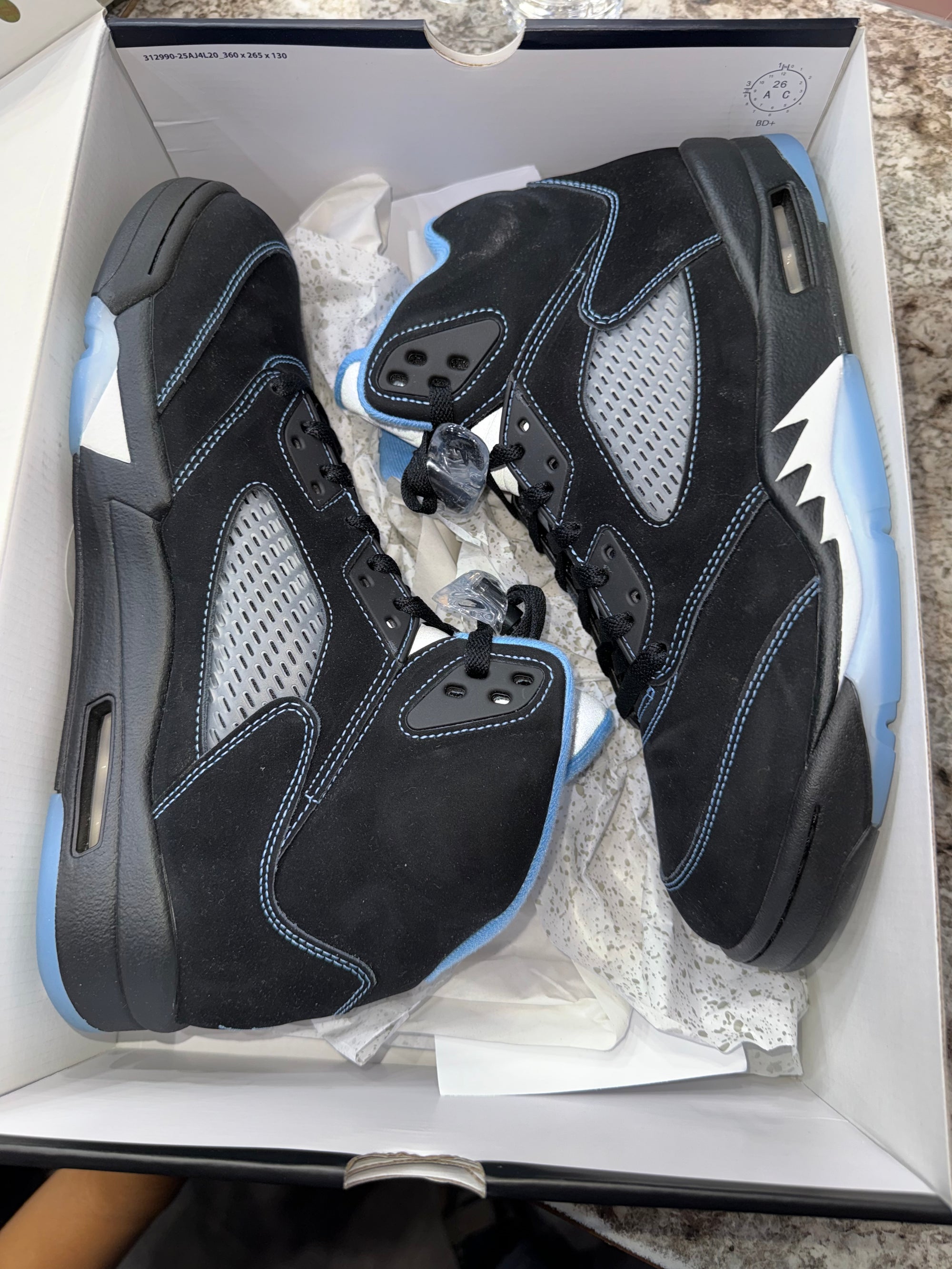 Jordan 5 Retro Black University Blue (2026)