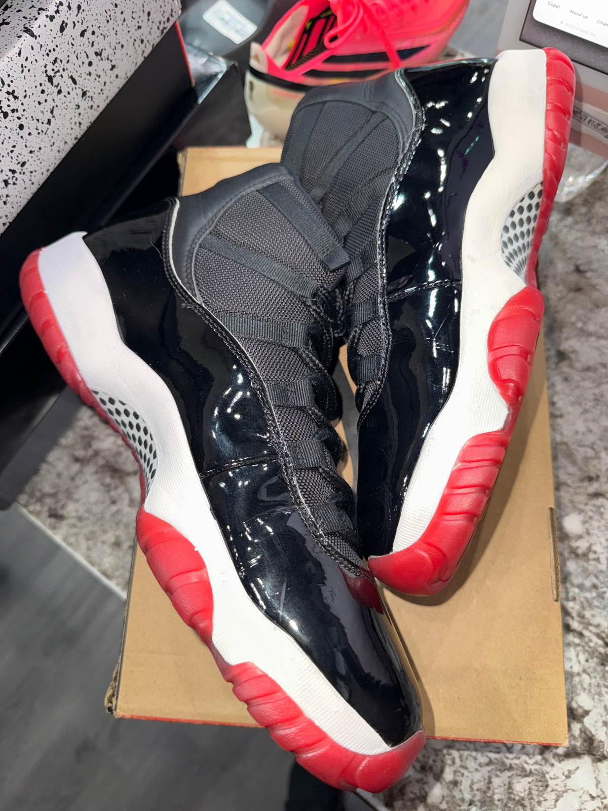 Jordan 11 Retro Playoffs Bred (2019)