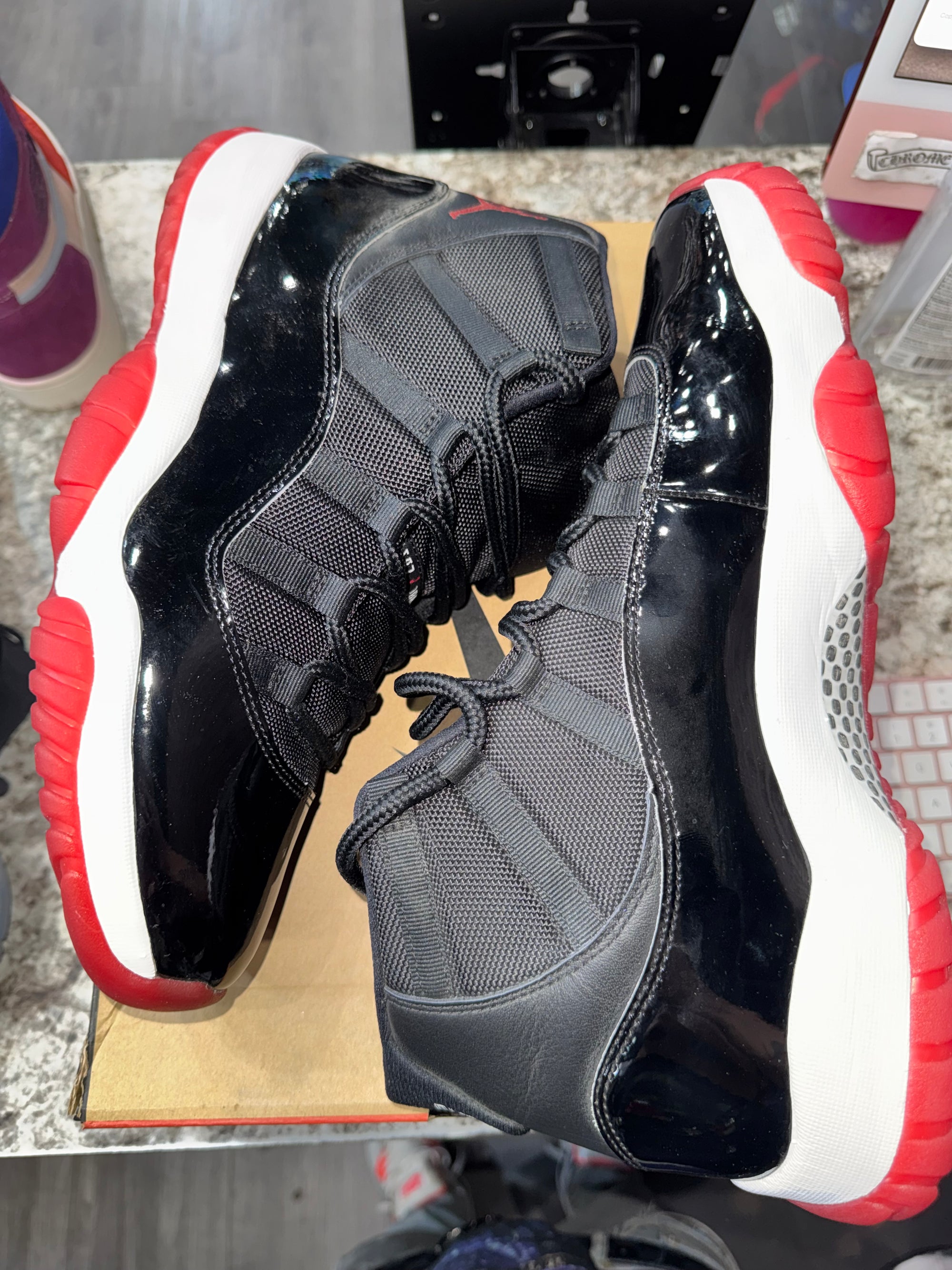 Jordan 11 Retro Playoffs Bred (2019)