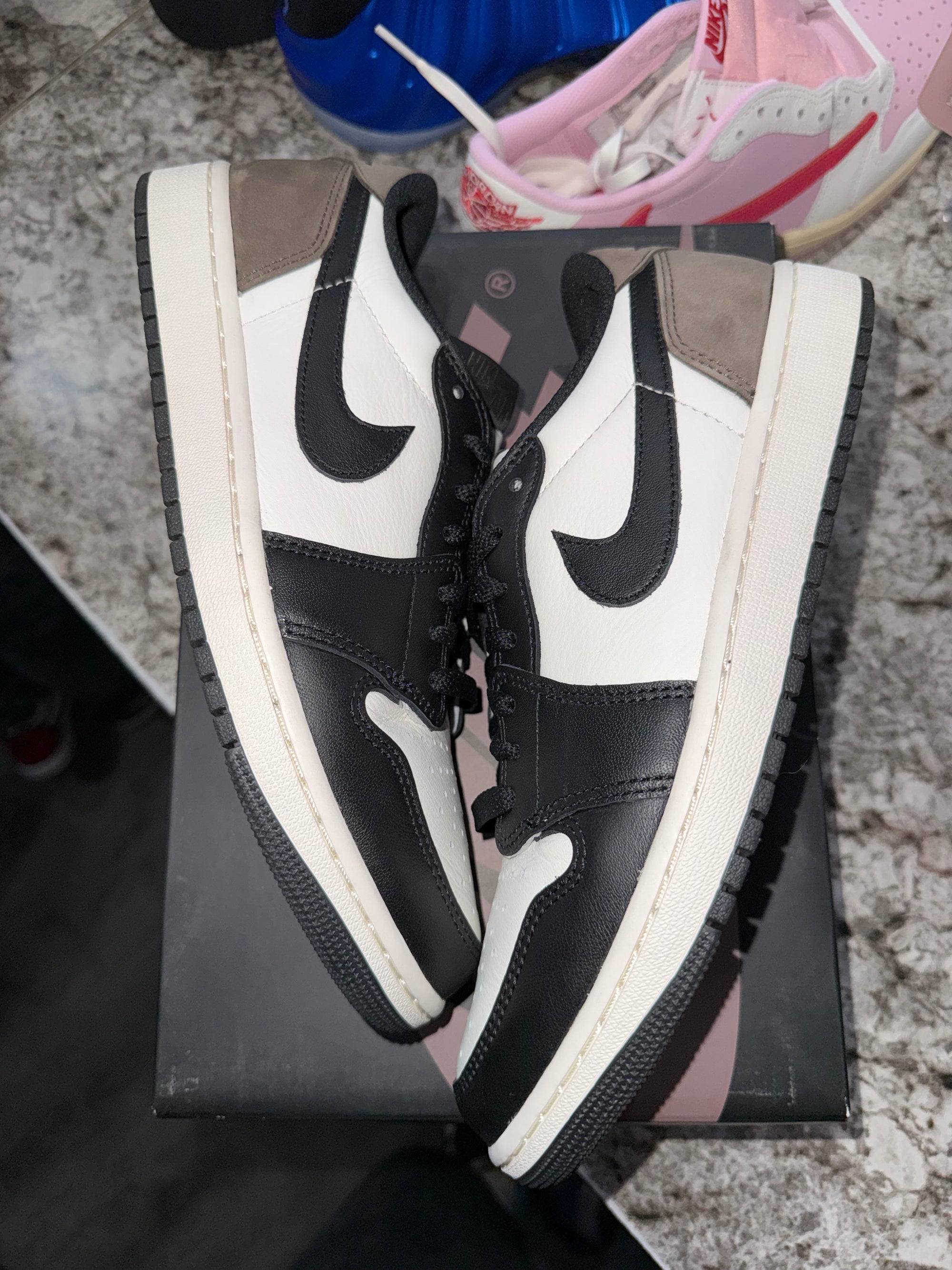 Jordan 1 Retro Low OG Mocha