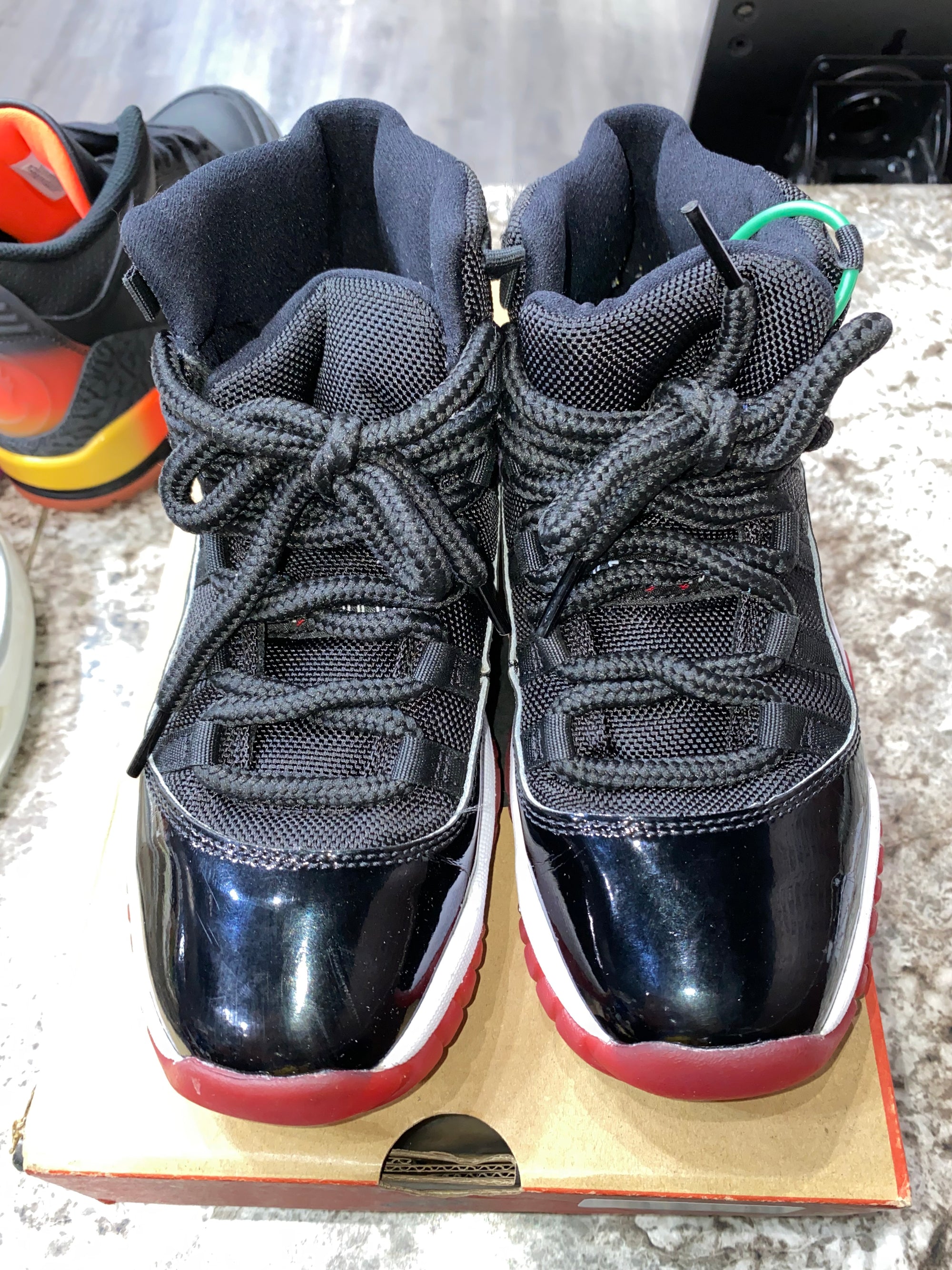 Jordan 11 Retro Playoffs Bred (2019) (GS)