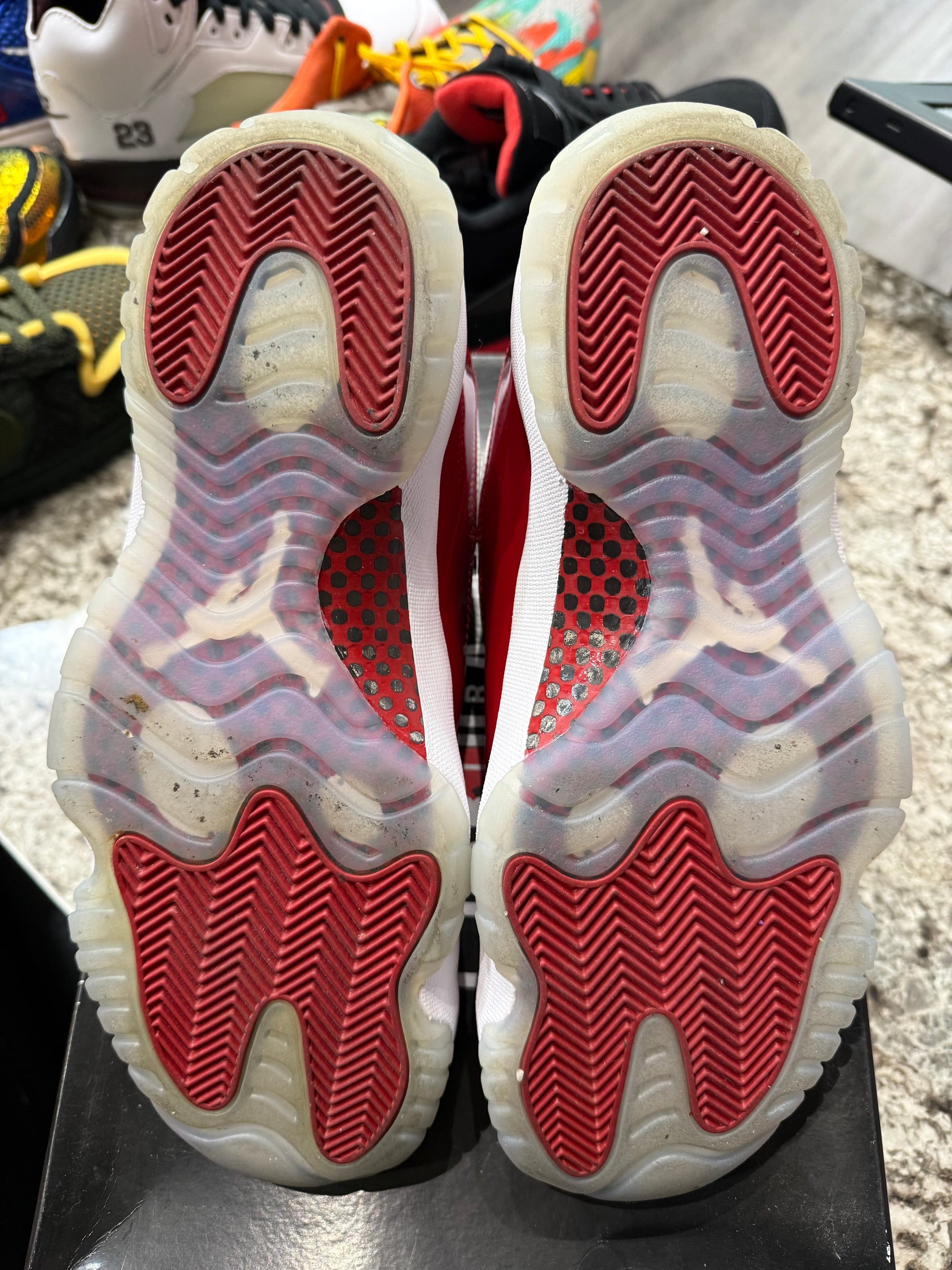 Jordan 11 Retro Cherry (2022)