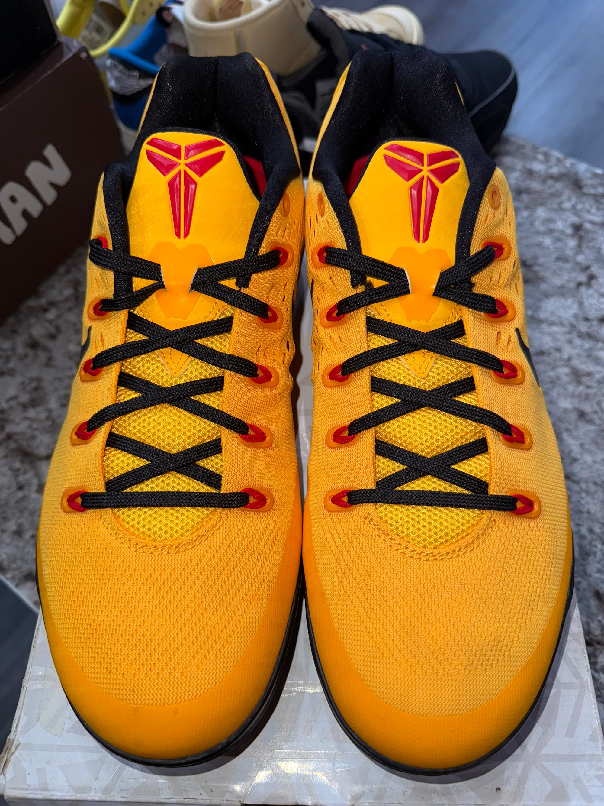 Nike Kobe 9 EM Low Bruce Lee