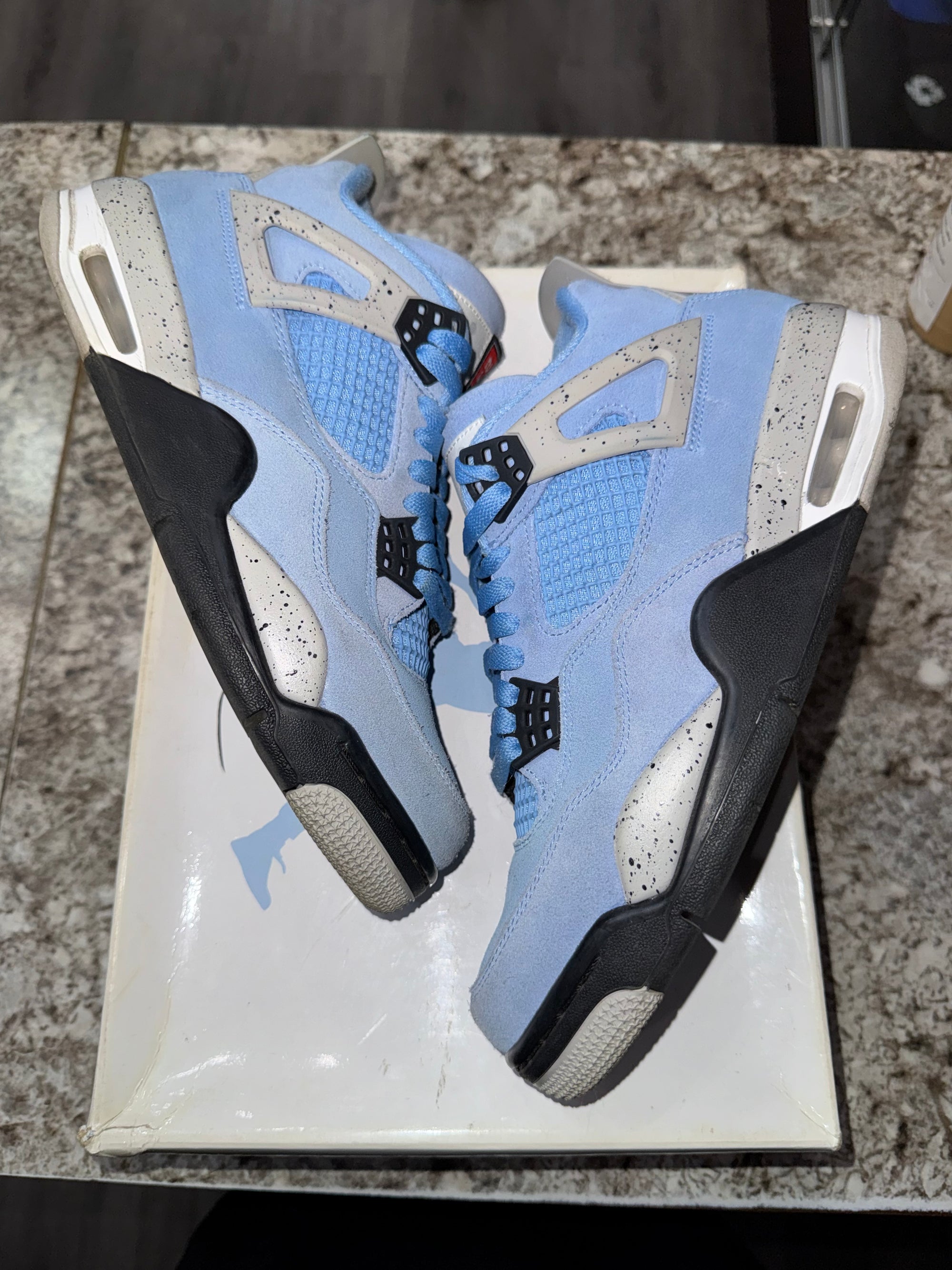 Jordan 4 Retro University Blue