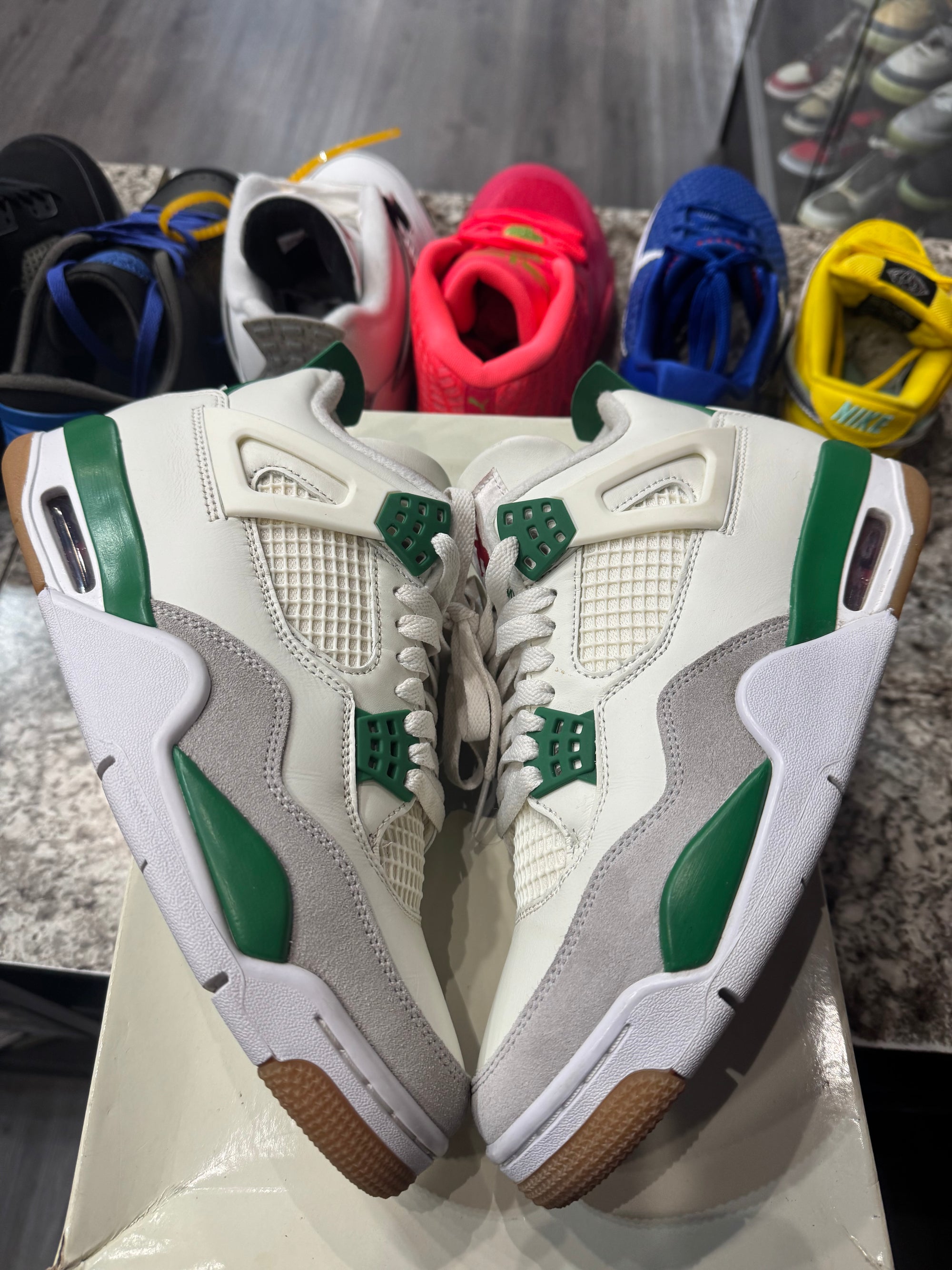 Jordan 4 Retro SB Pine Green