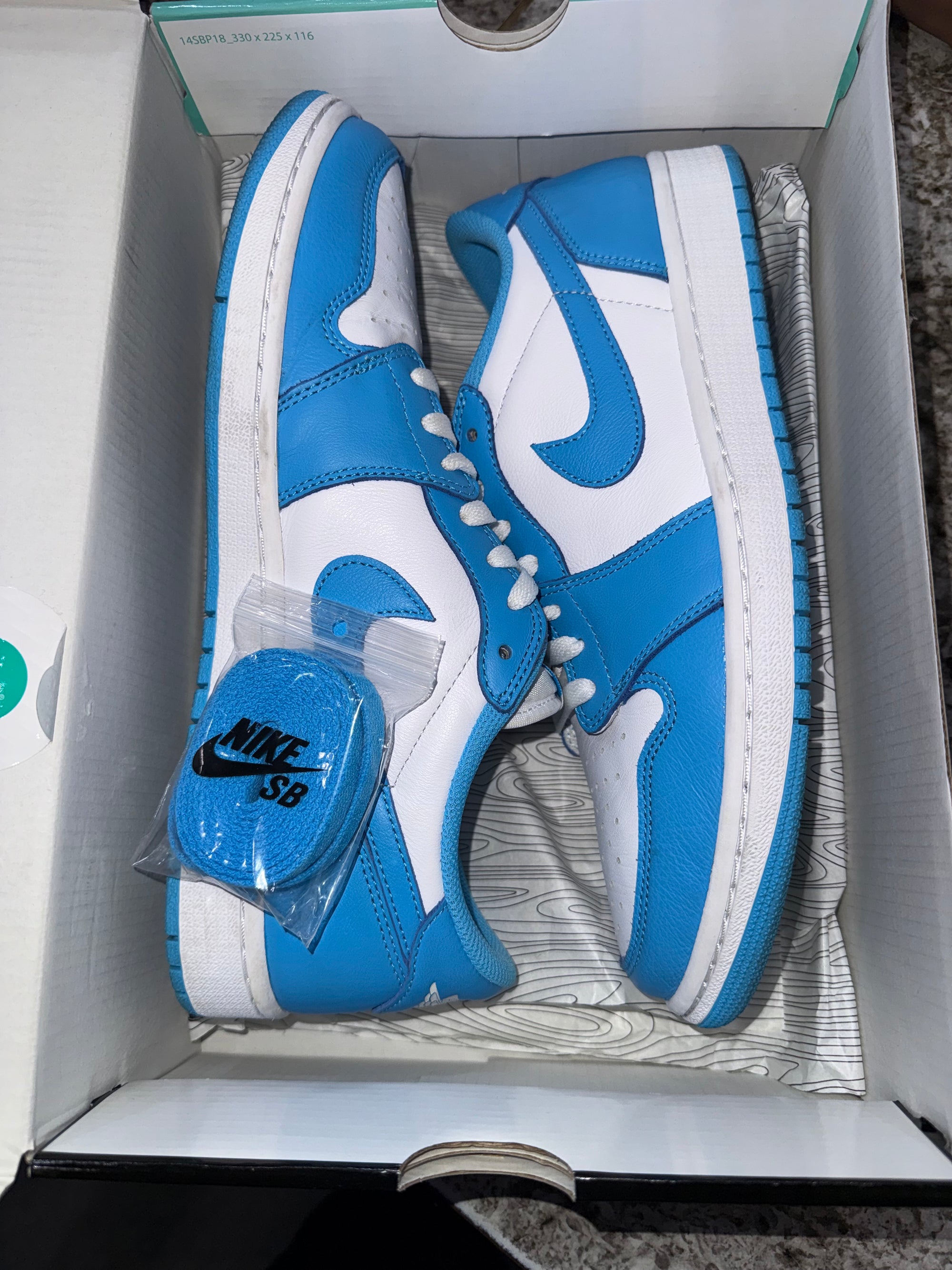 Jordan 1 Low SB UNC