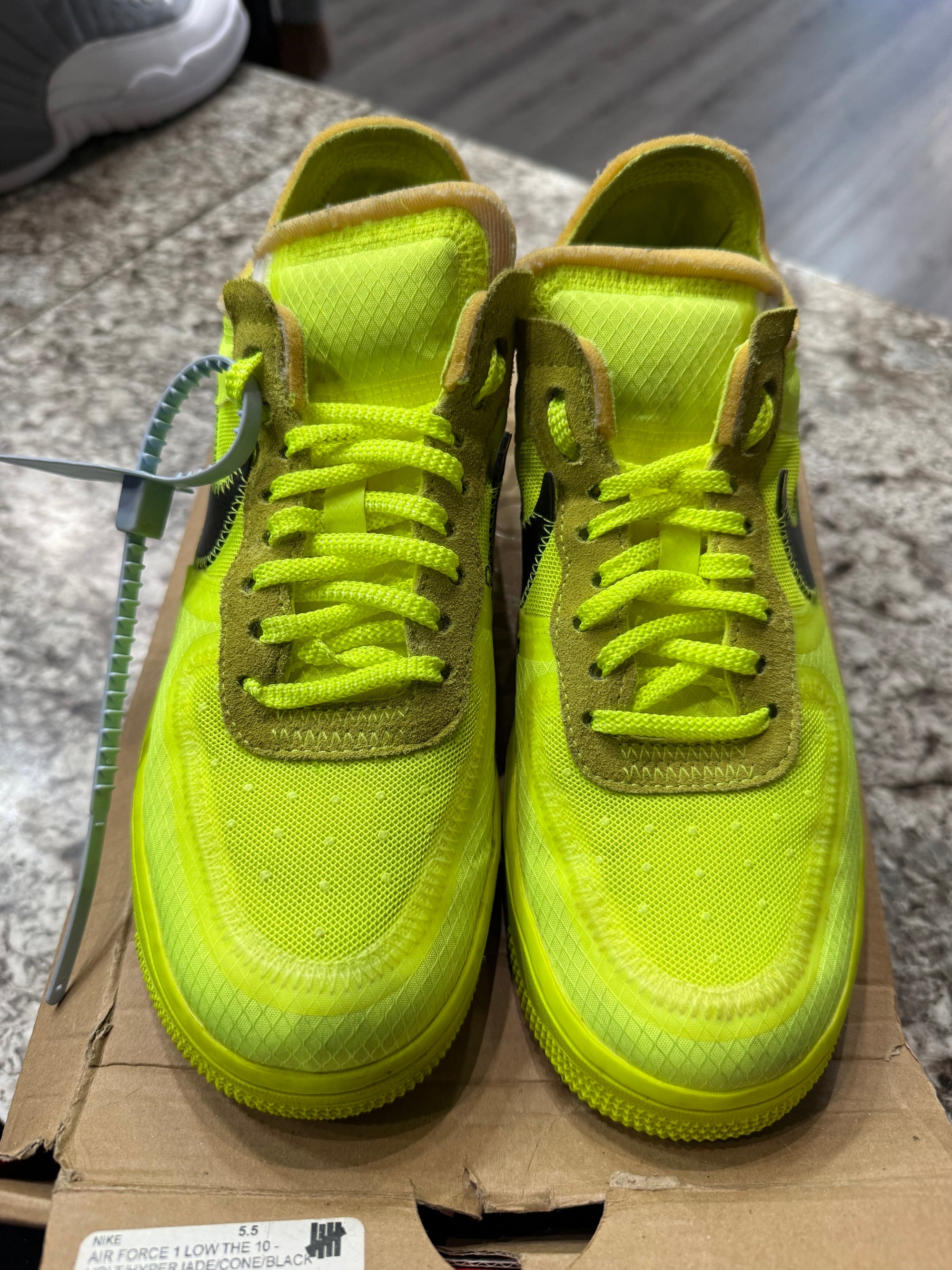 Nike Air Force 1 Low Off-White Volt (DAMAGED BOX)