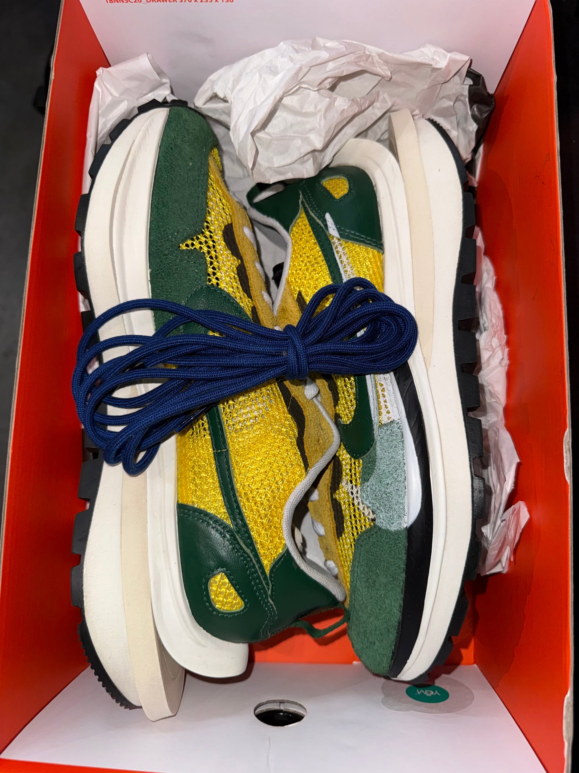 Nike Vaporwaffle sacai Tour Yellow Stadium Green