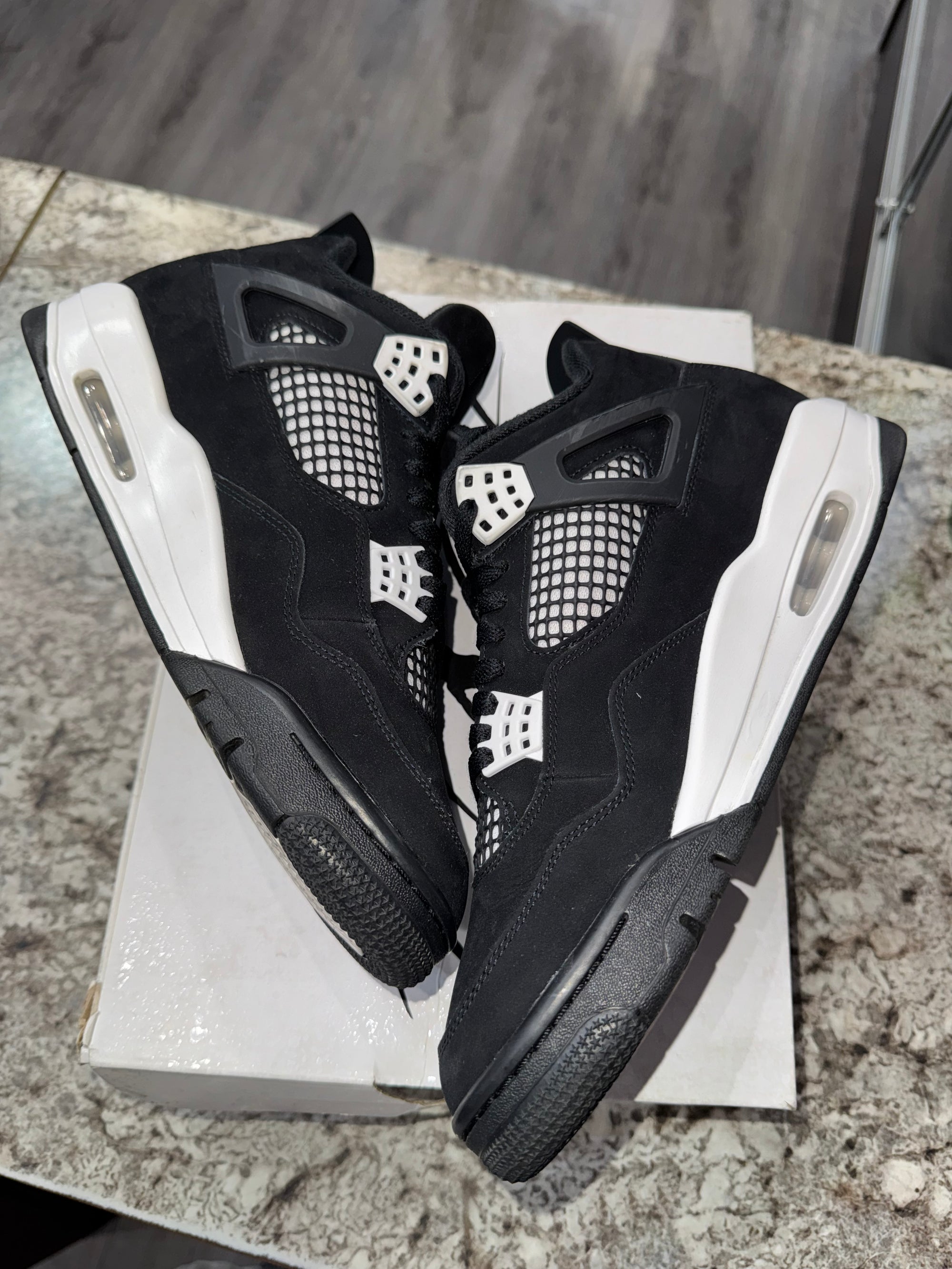 Jordan 4 Retro White Thunder