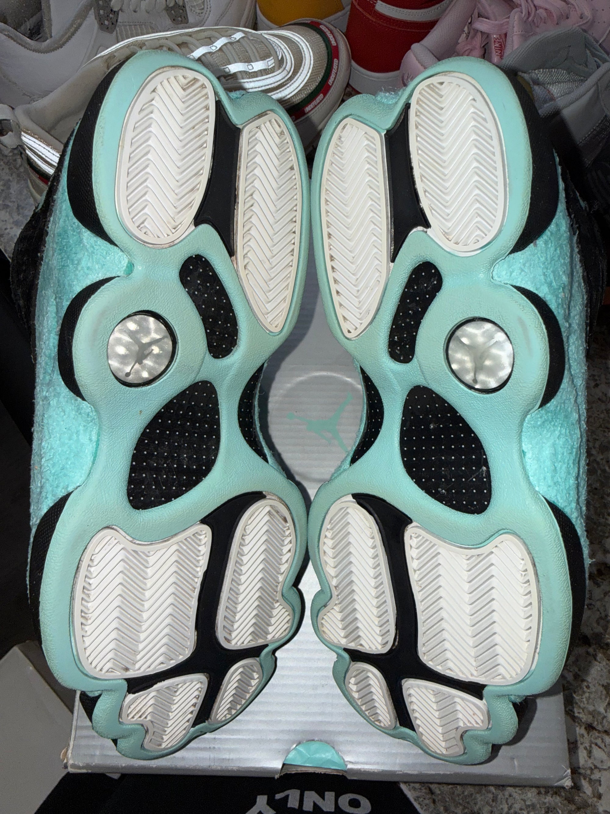 Jordan 13 Retro Black Island Green