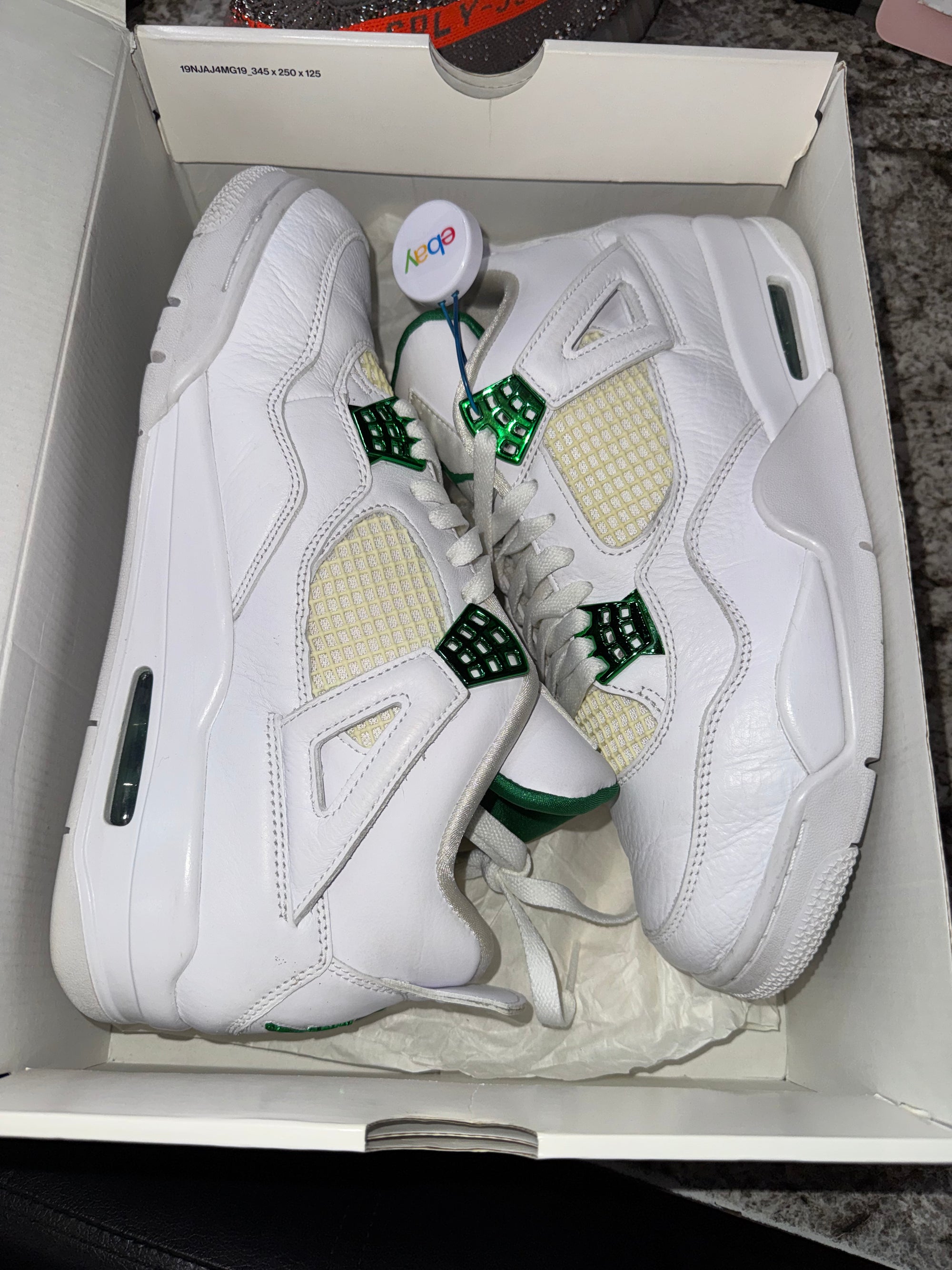 Jordan 4 Retro Metallic Green (DAMAGED BOX)