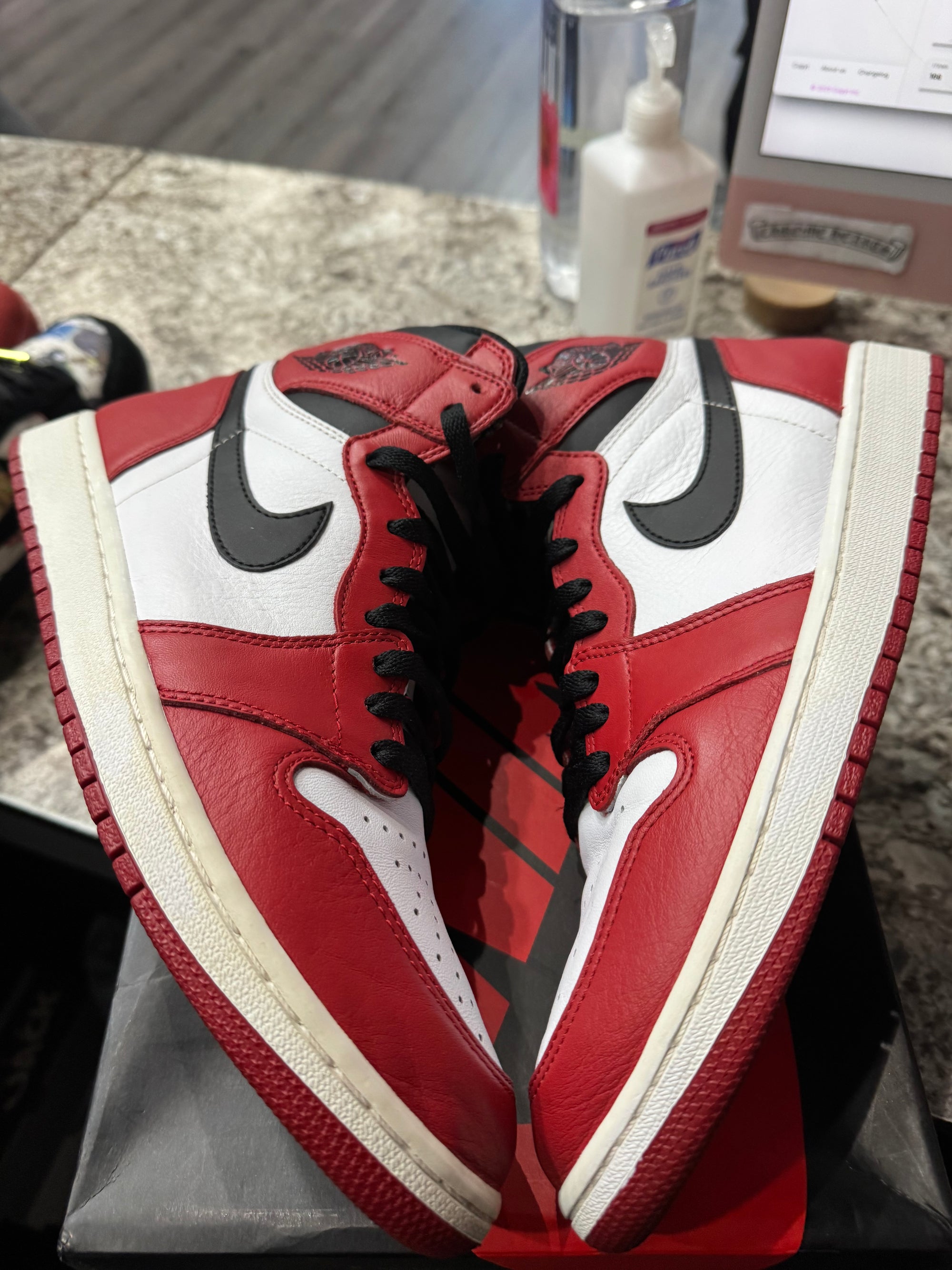 Jordan 1 Retro Chicago (2015)