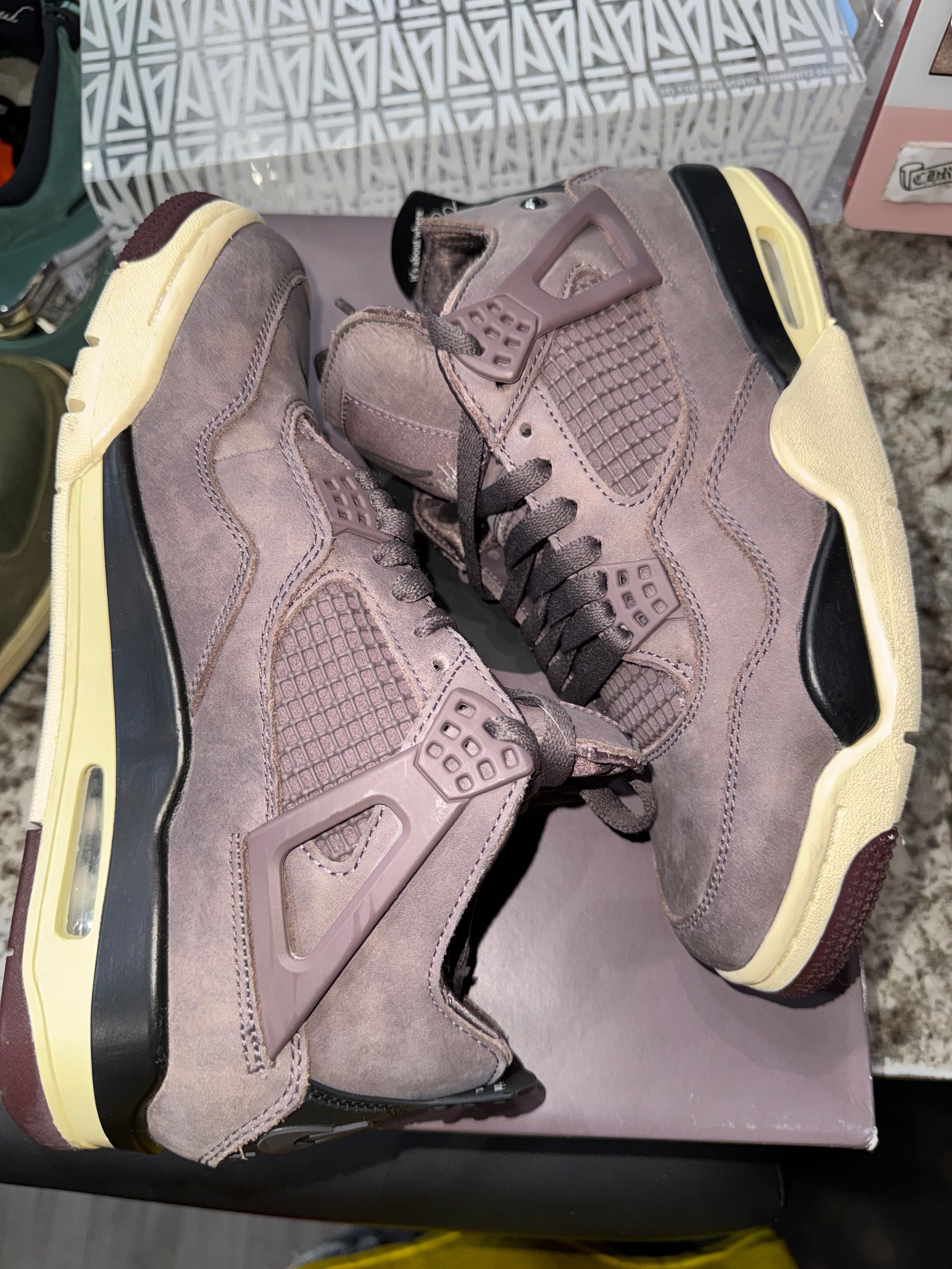 Jordan 4 Retro SP A Ma Maniére Violet Ore