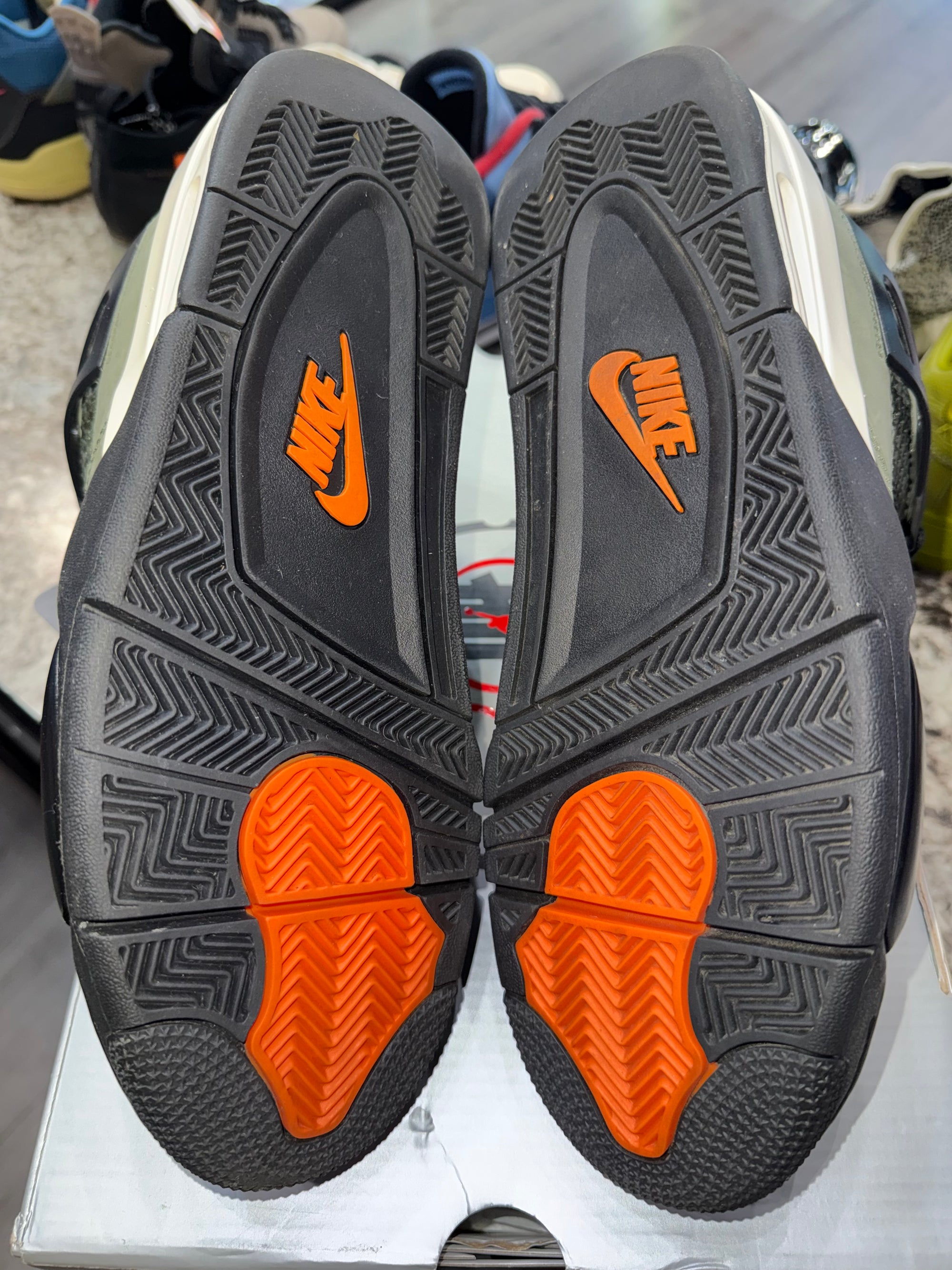 Jordan 4 Retro OG SP Undefeated (2025)