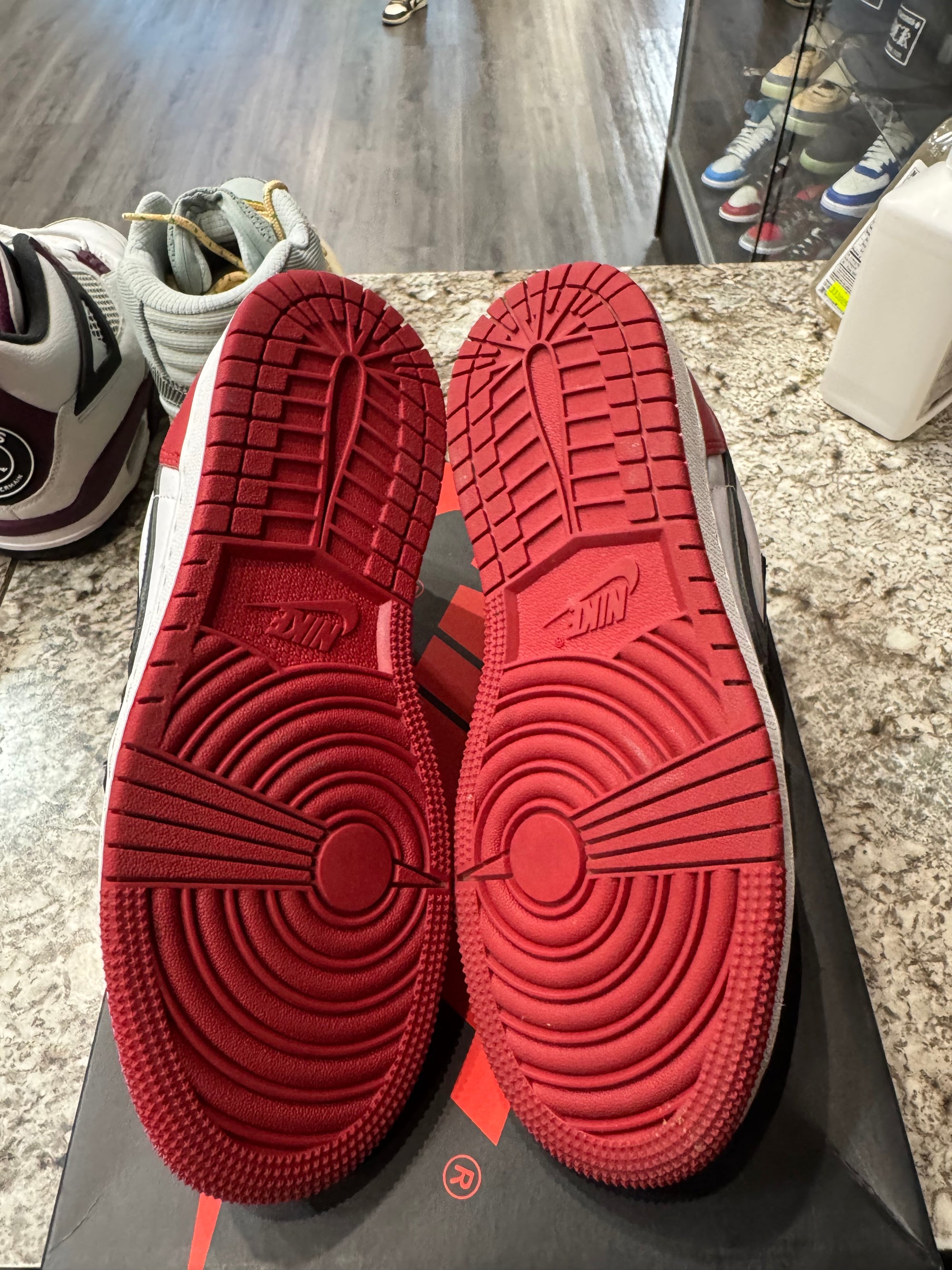 Jordan 1 Retro Low OG Black Toe (2023) (GS)