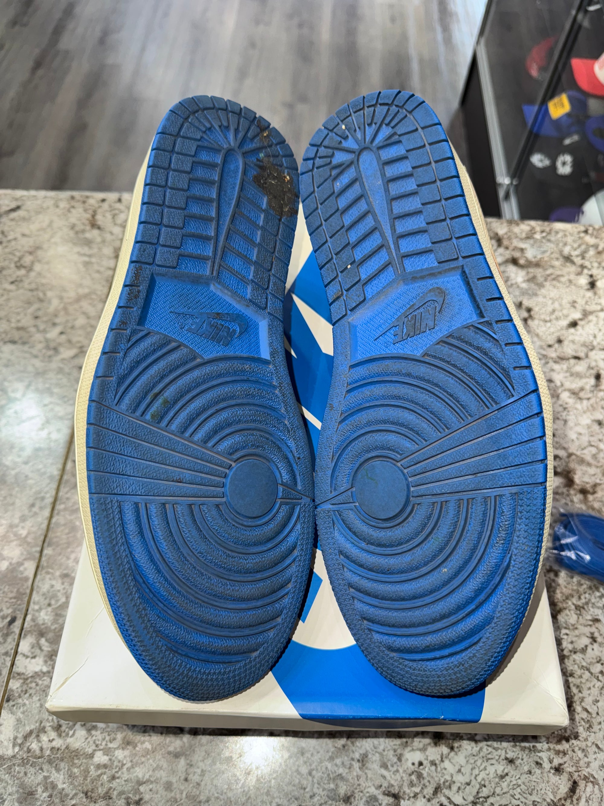 Jordan 1 Retro Low OG SP Fragment x Travis Scott