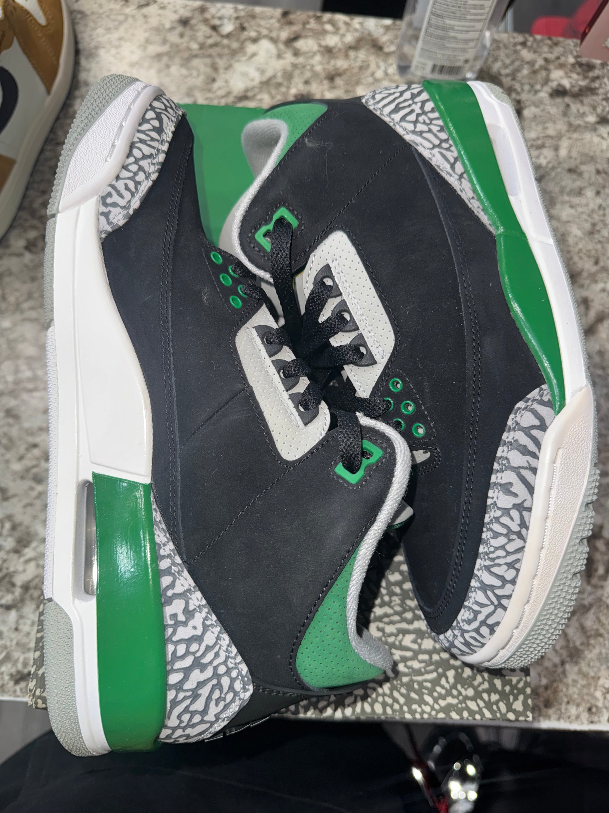 Jordan 3 Retro Pine Green (DAMAGED BOX)