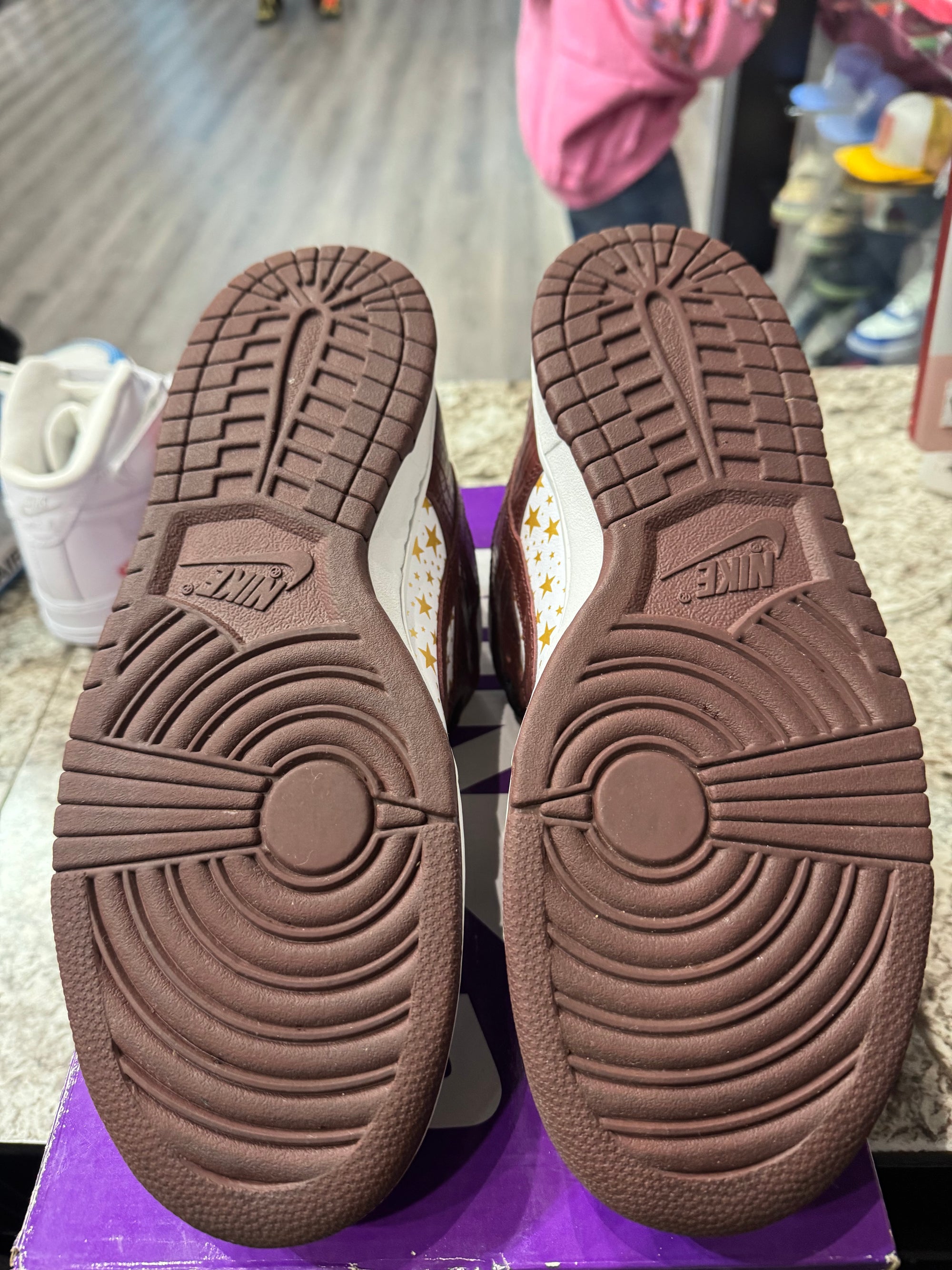 Nike SB Dunk Low Supreme Stars Barkroot Brown (2021)