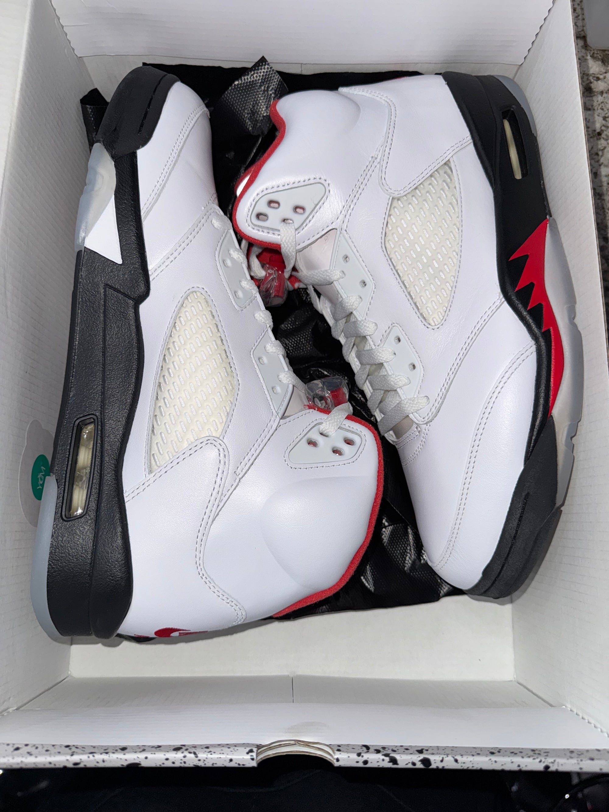 Jordan 5 Retro Fire Red Silver Tongue (2020) (DAMAGED BOX)