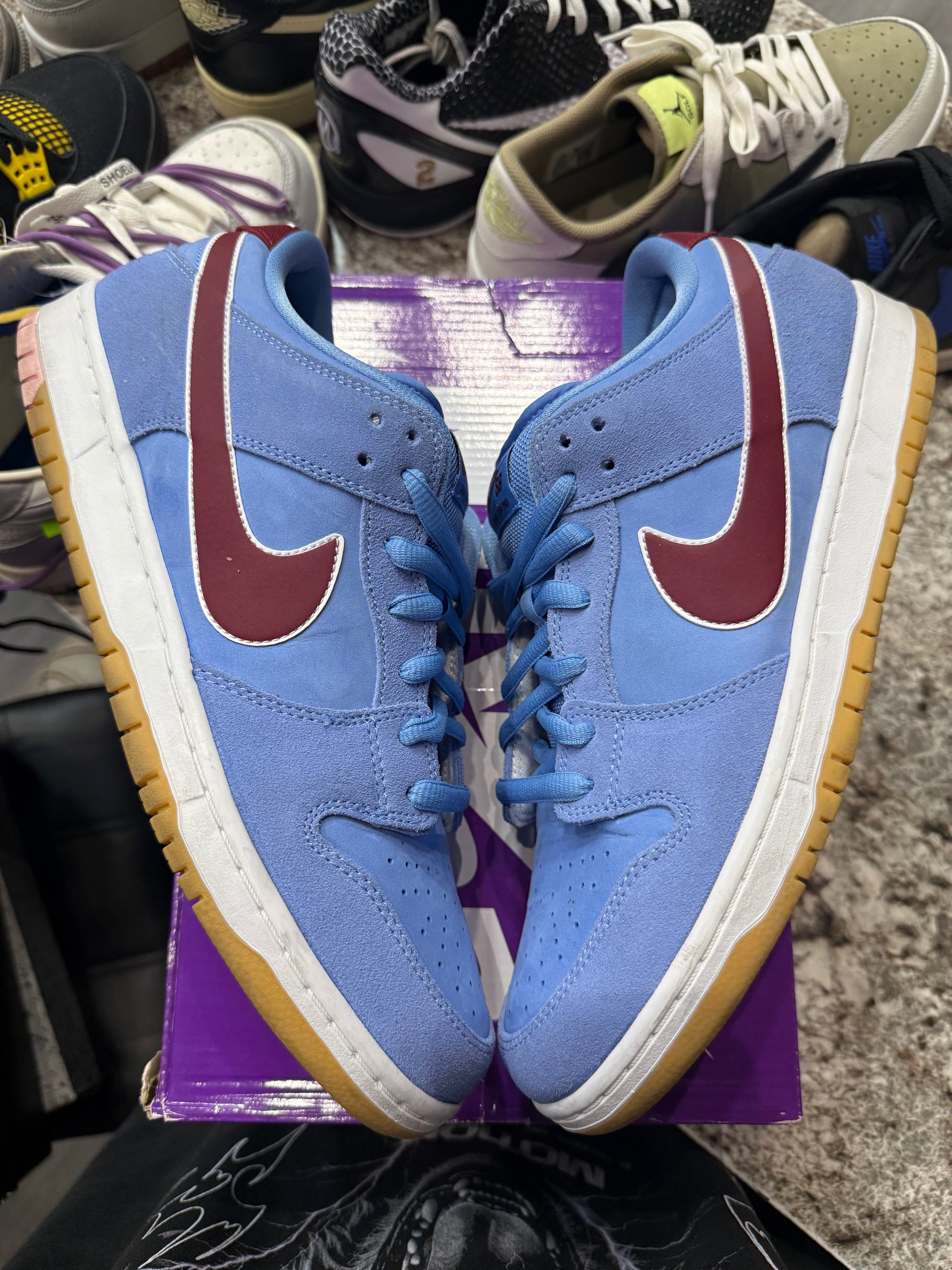 Nike SB Dunk Low Philadelphia Phillies (DAMAGED BOX)