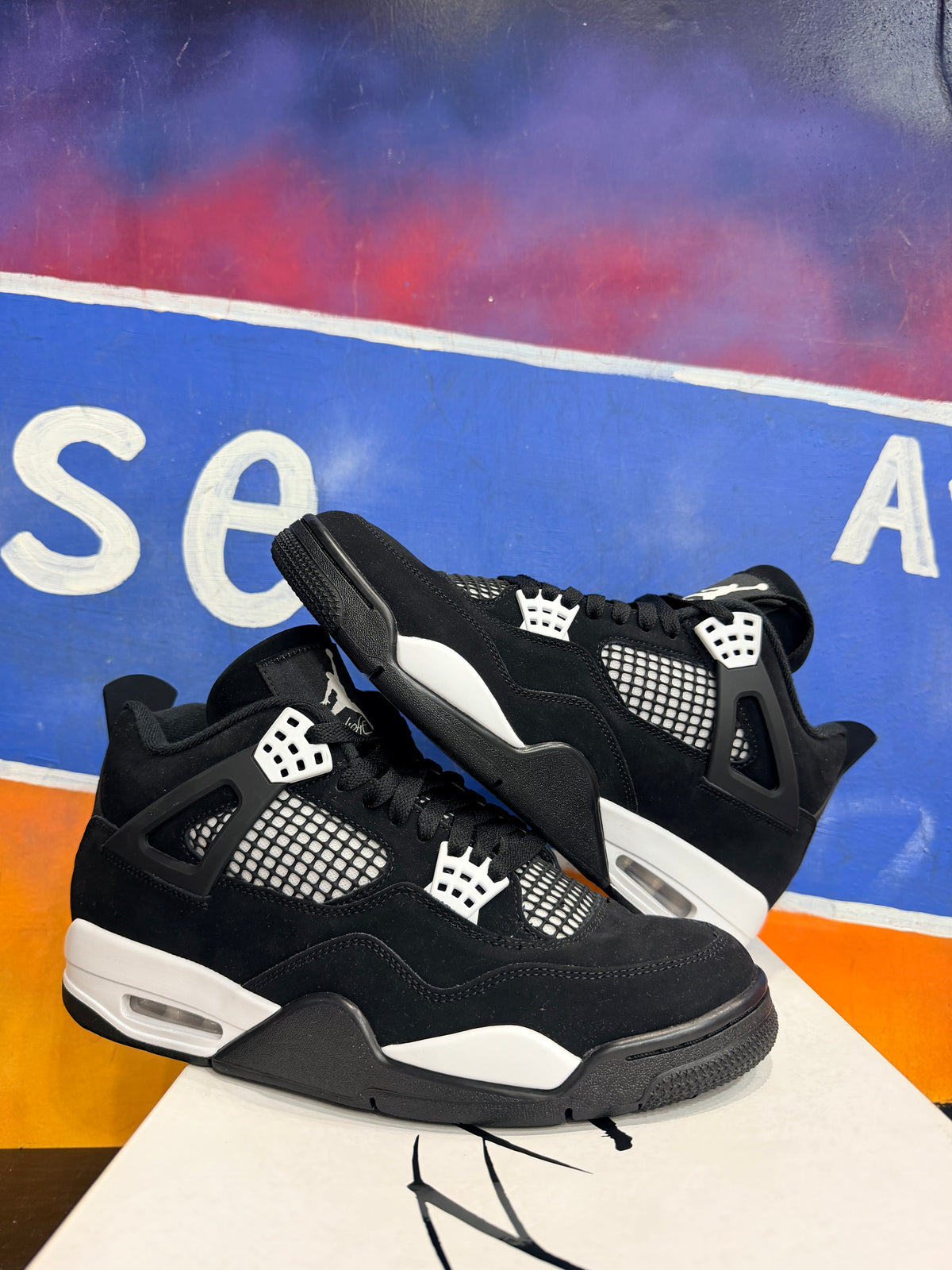 Jordan 4 Retro White Thunder