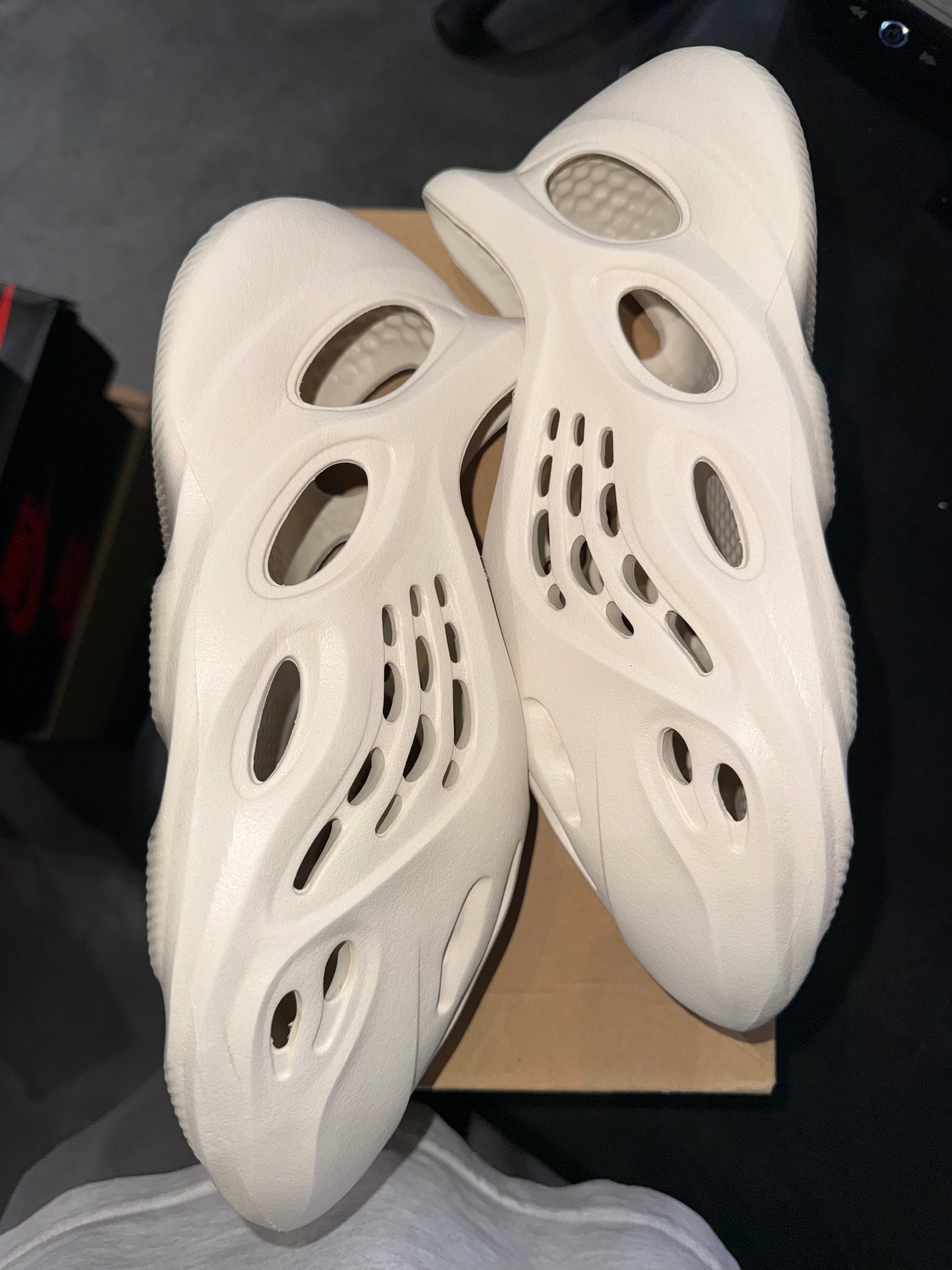 adidas Yeezy Foam RNNR Sand