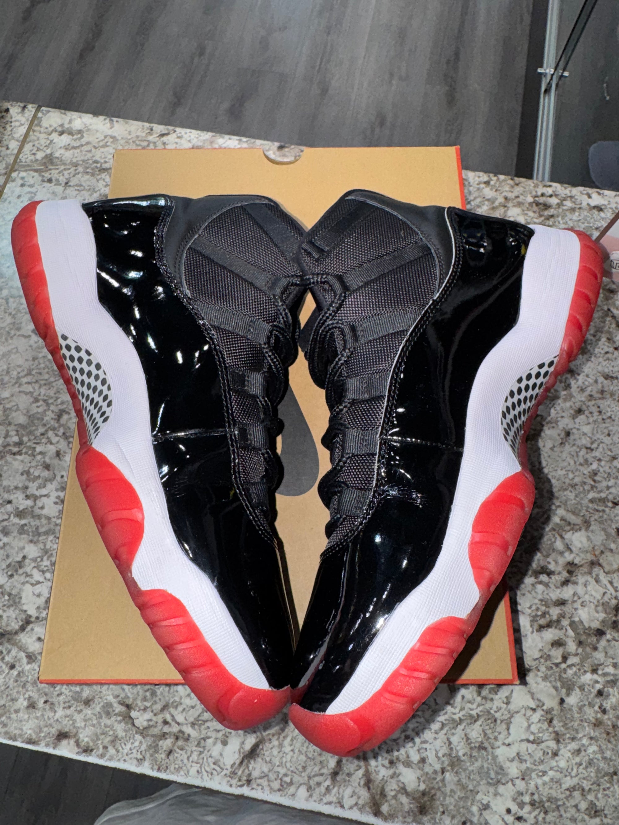 Jordan 11 Retro Playoffs Bred (2019)