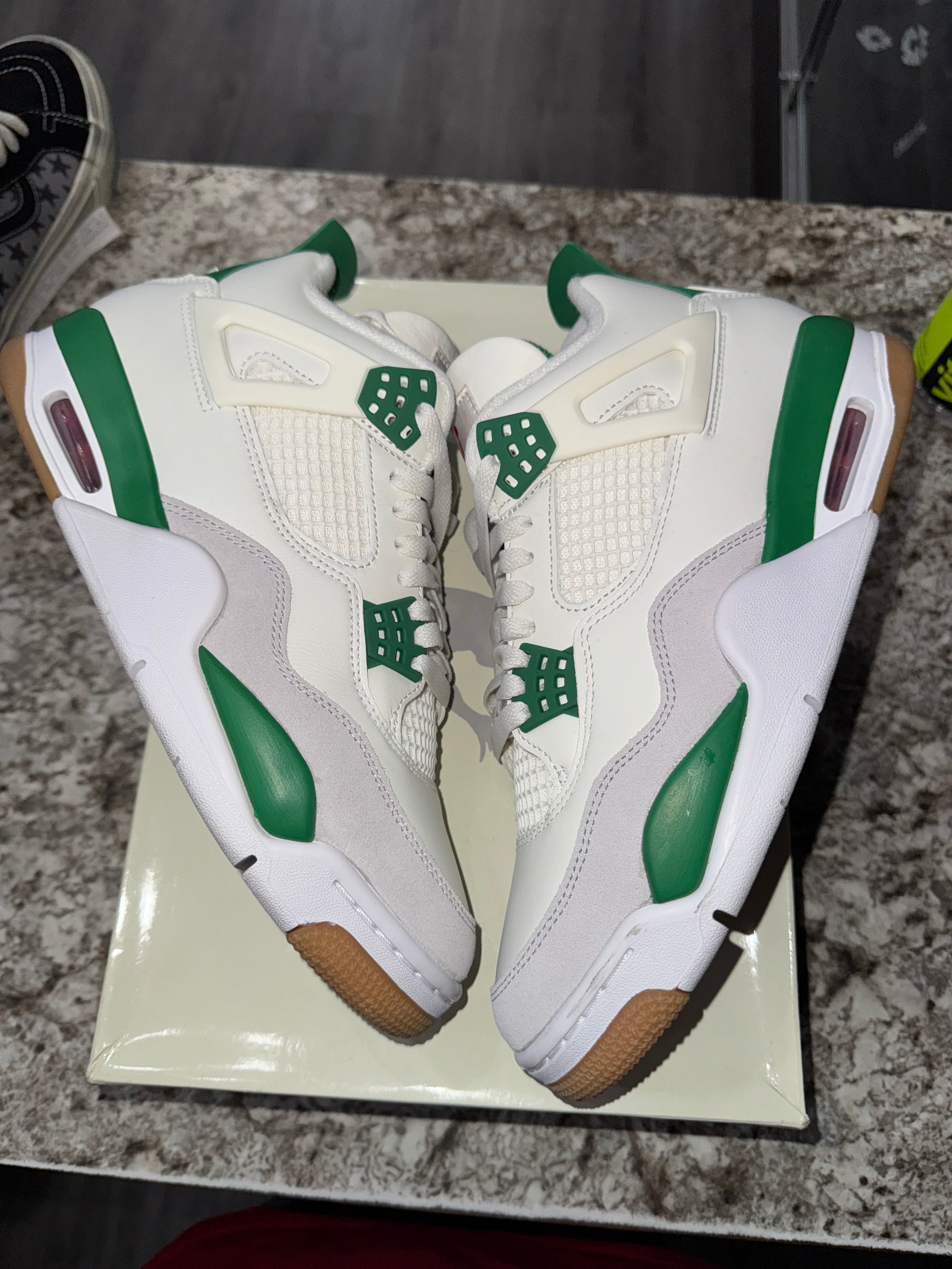 Jordan 4 Retro SB Pine Green
