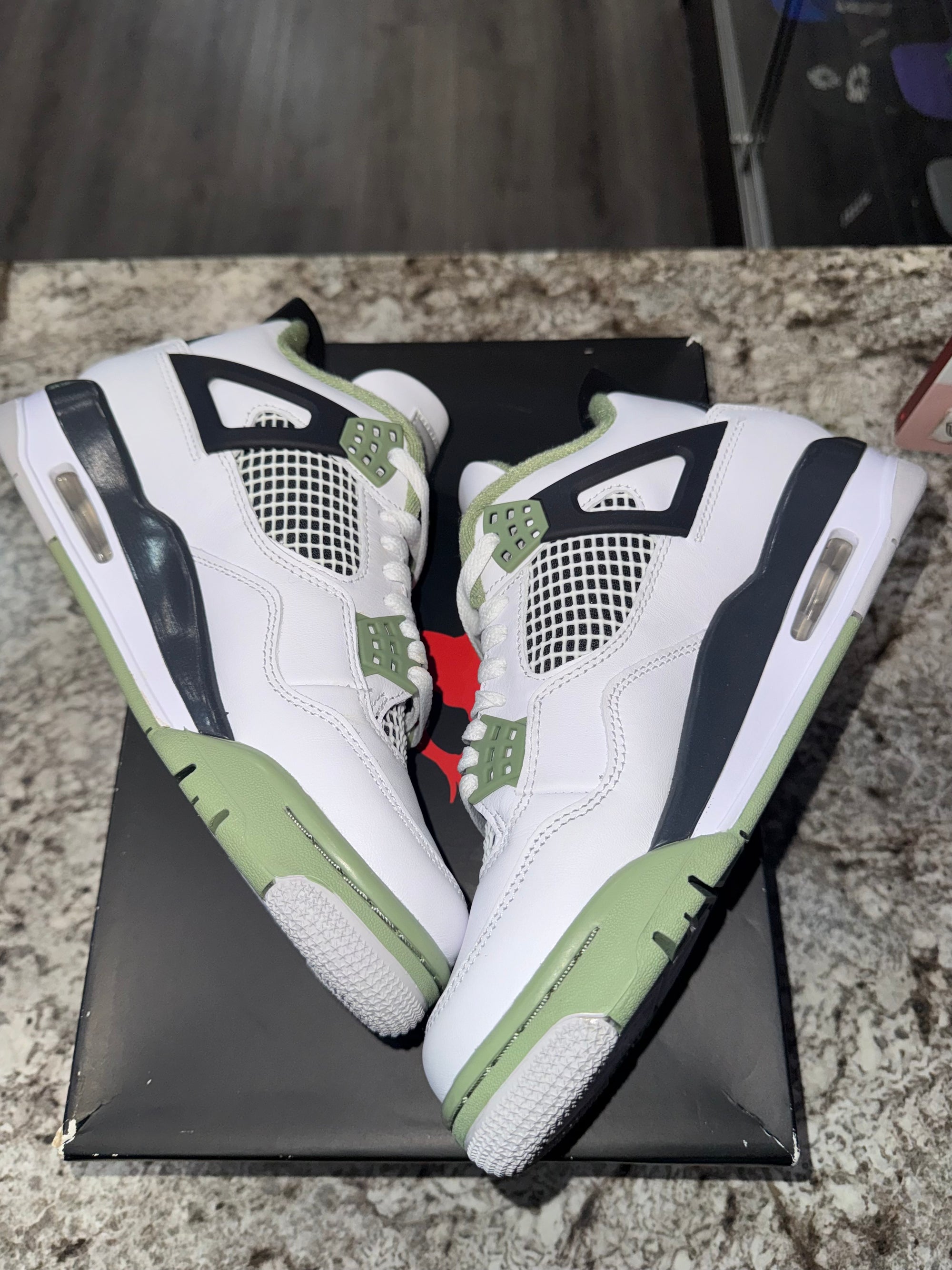 Jordan 4 Retro Seafoam (Women's)