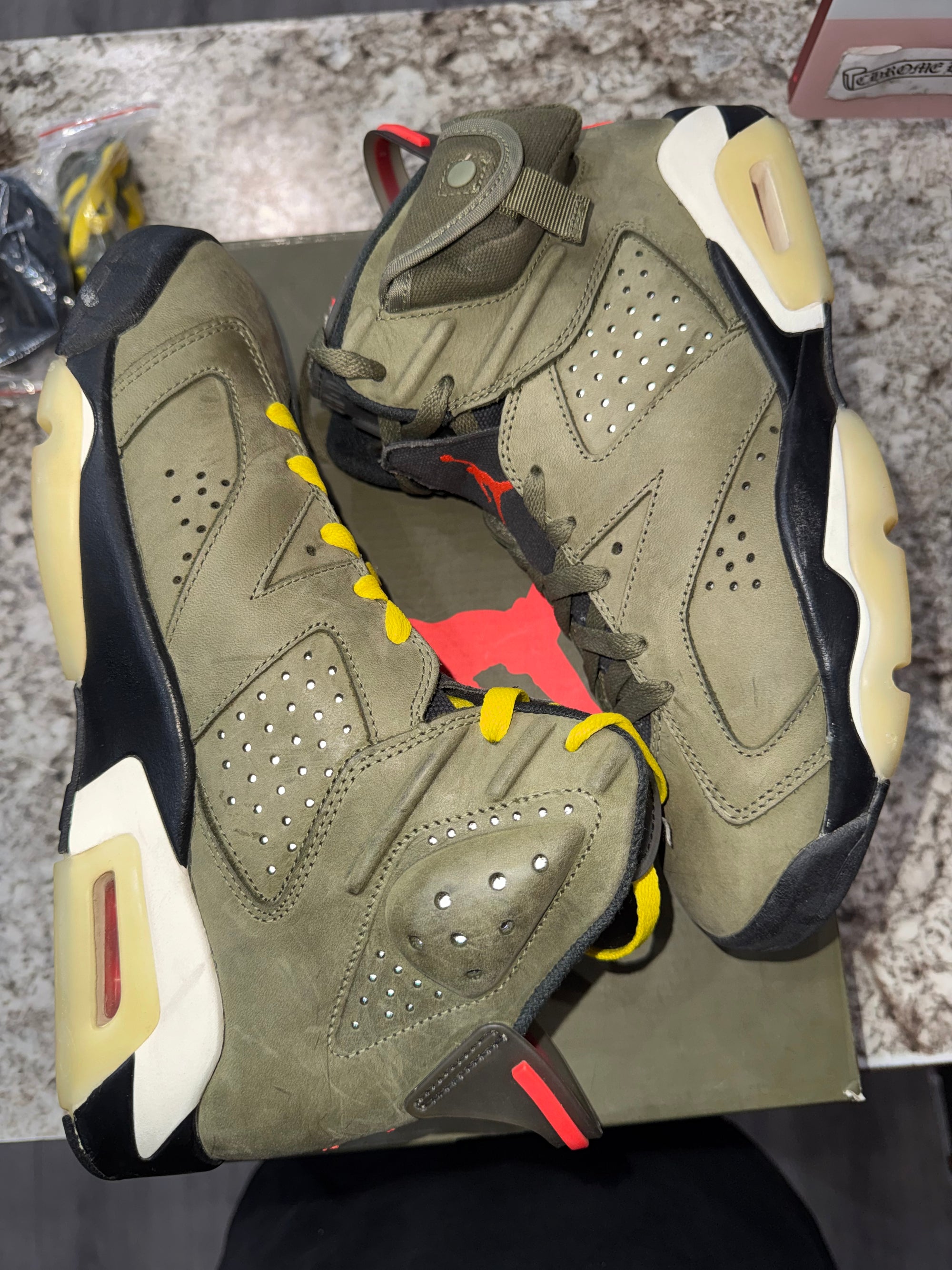 Jordan 6 Retro Travis Scott