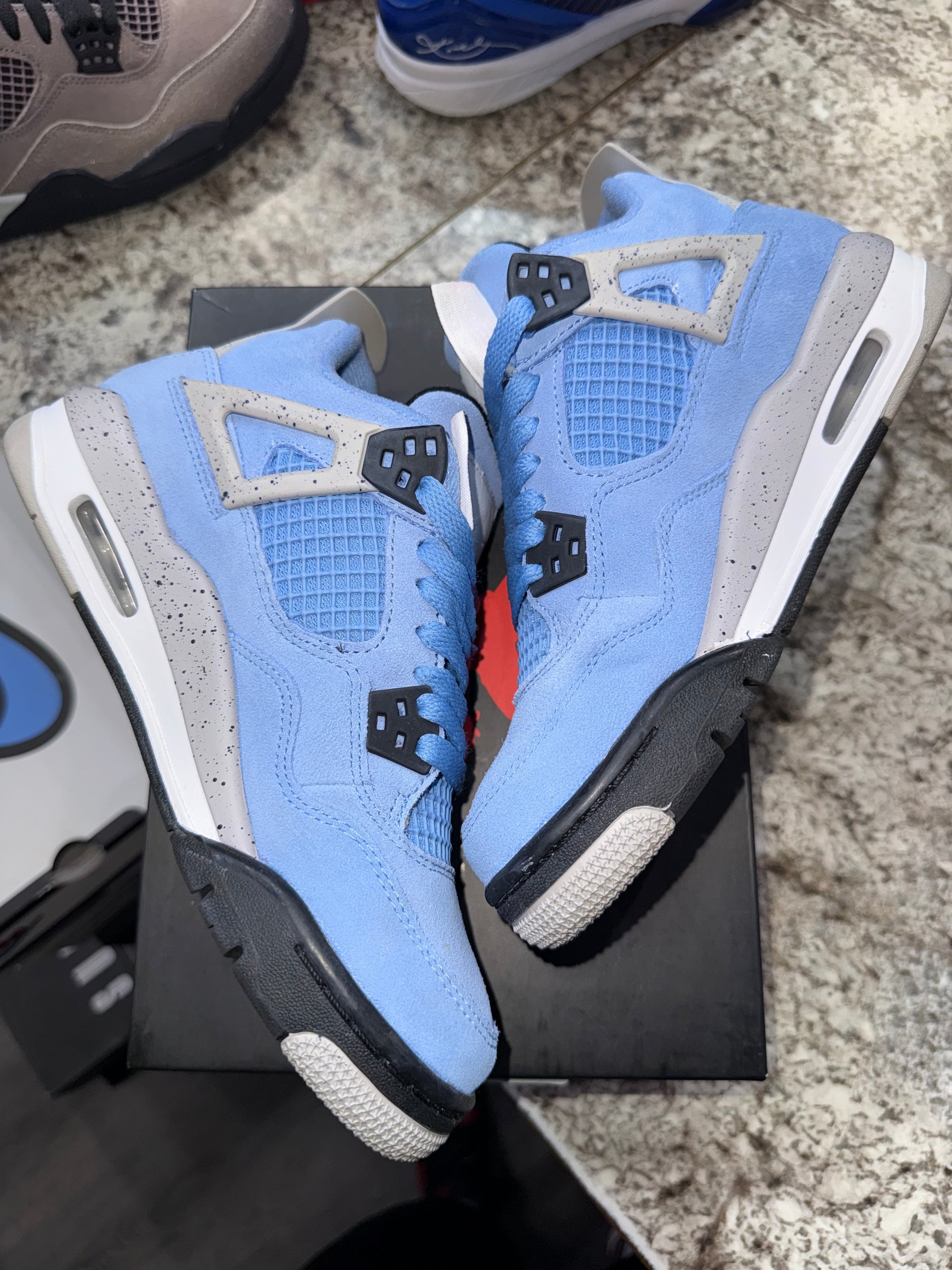 Jordan 4 Retro University Blue (GS)