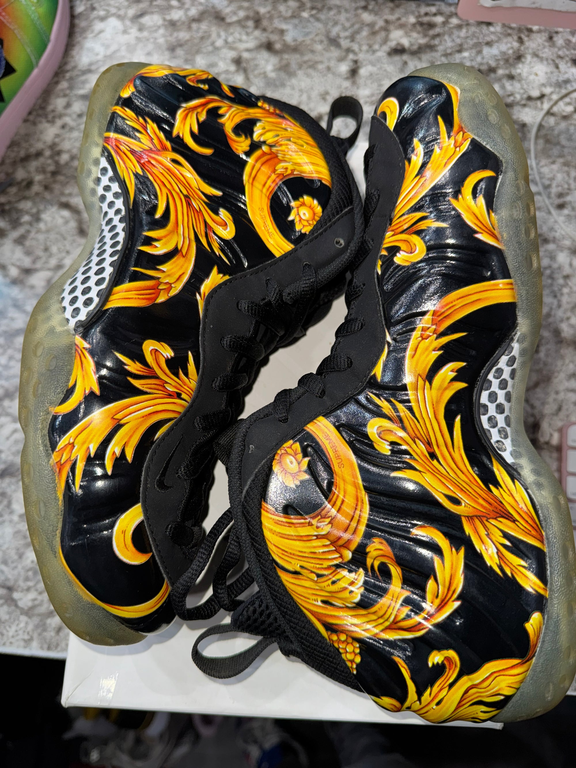 Nike Air Foamposite One Supreme Black (DAMAGED BOX)