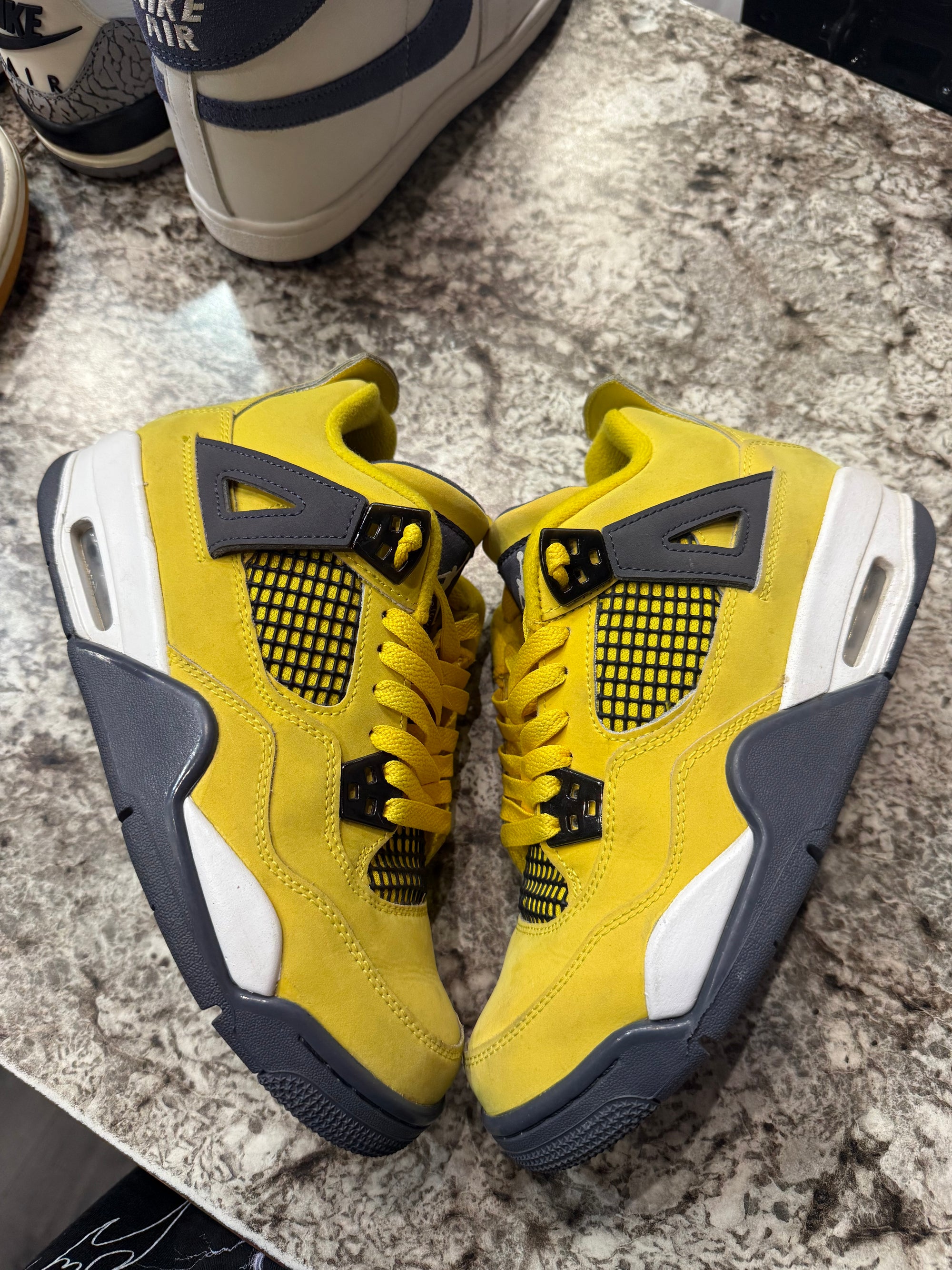 Jordan 4 Retro Lightning (2021) (GS) (NO BOX)