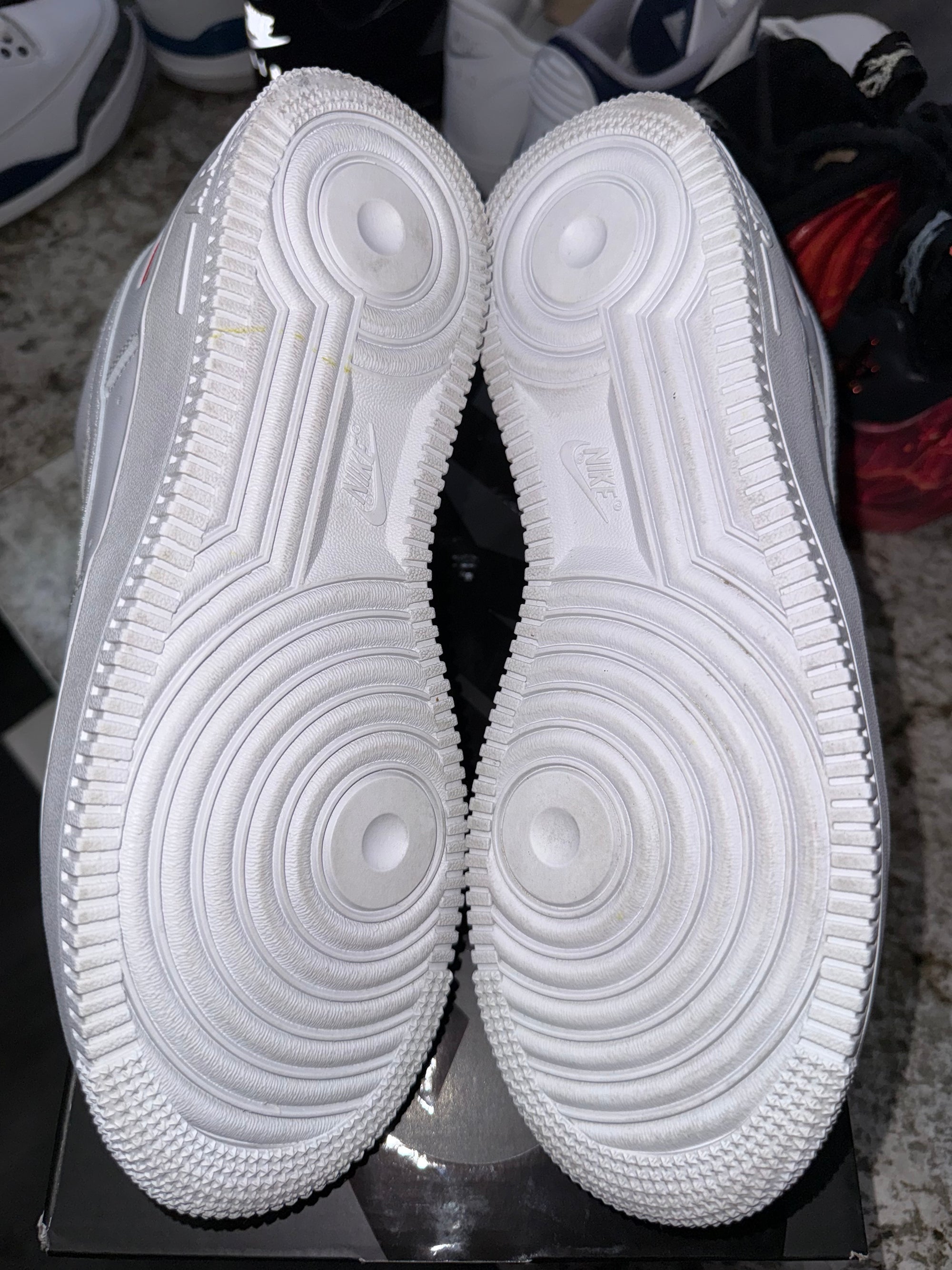 Nike Air Force 1 Low Supreme White