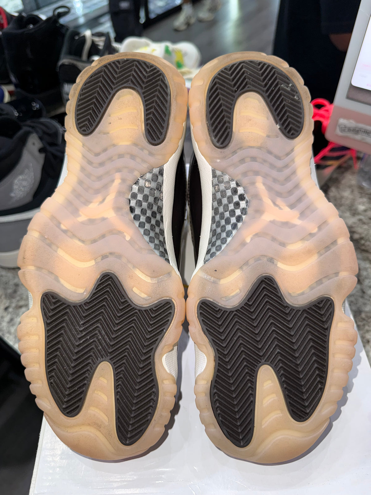 Jordan 11 Retro Neapolitan (Women's)