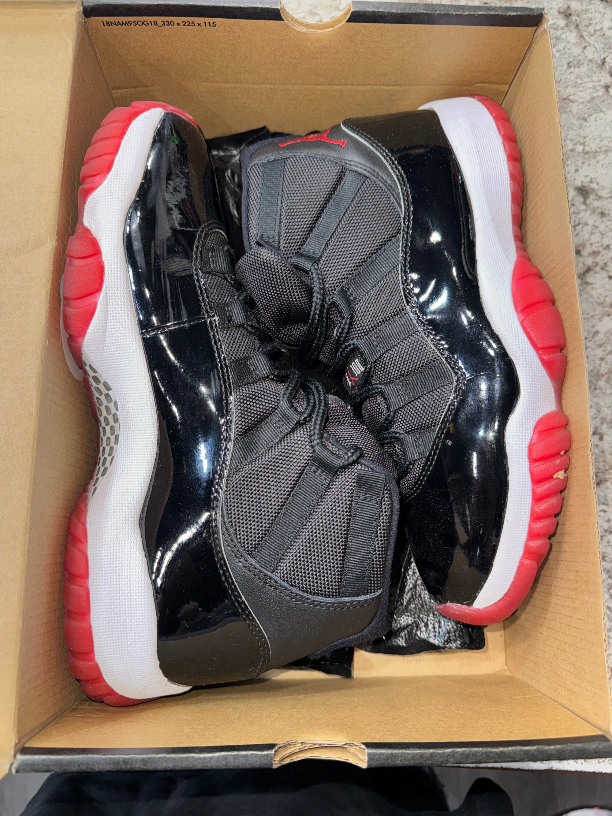 Jordan 11 Retro Playoffs Bred (2019)