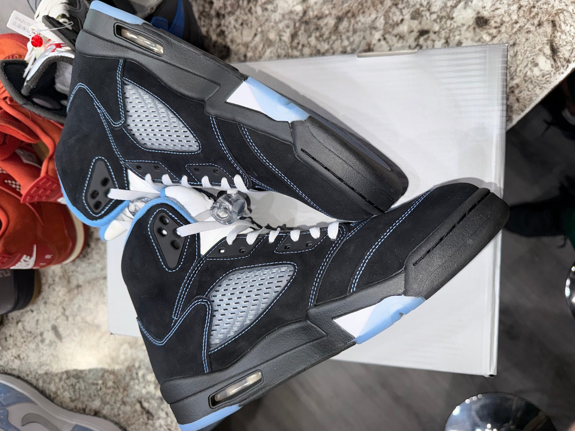 Jordan 5 Retro Black University Blue (2026)