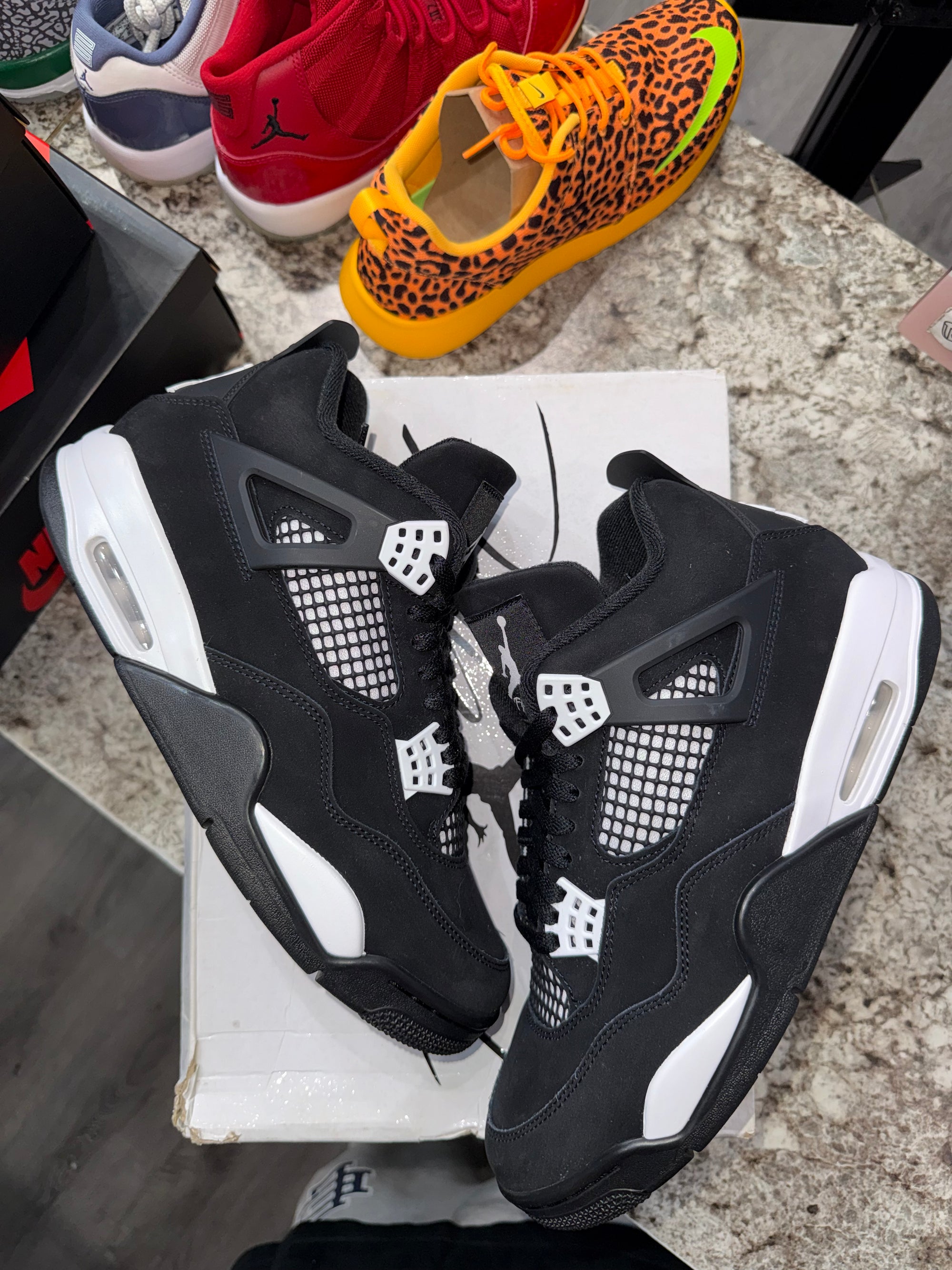 Jordan 4 Retro White Thunder