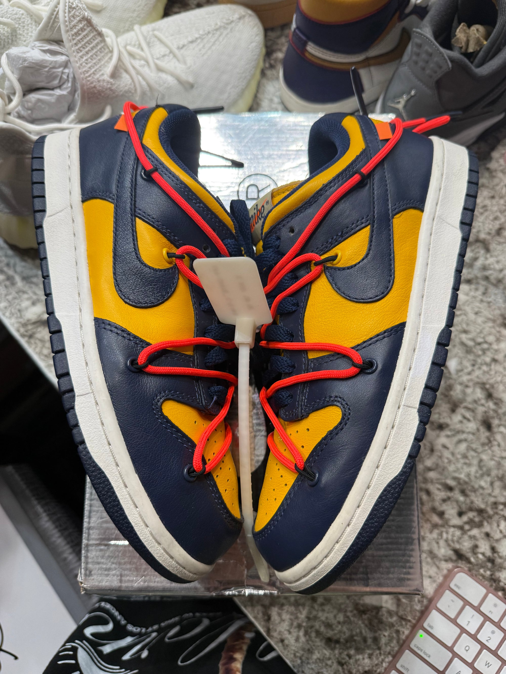 Nike Dunk Low Off-White University Gold