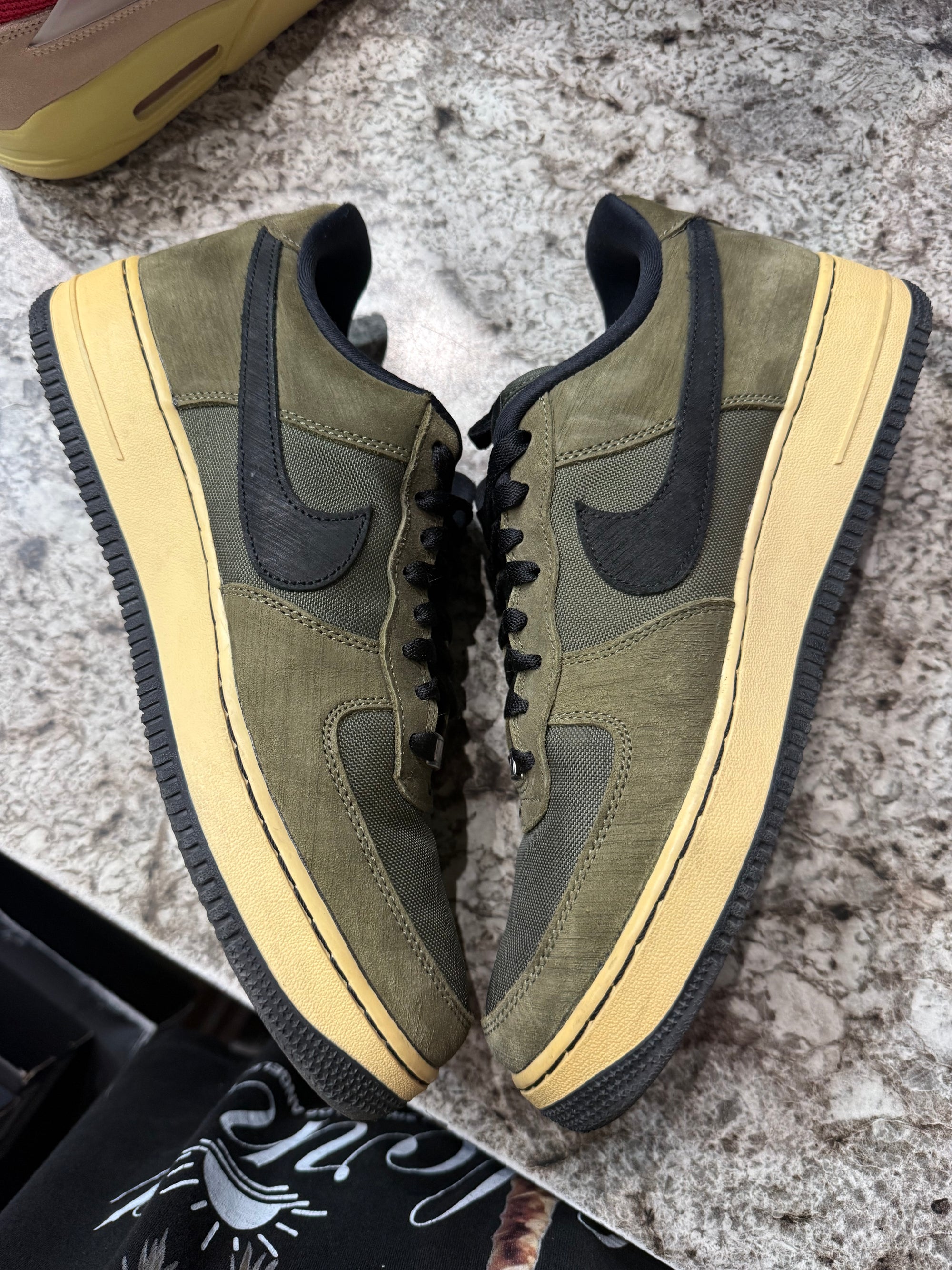 Nike Air Force 1 Low SP Undefeated Ballistic Dunk vs. AF1 (NO BOX)