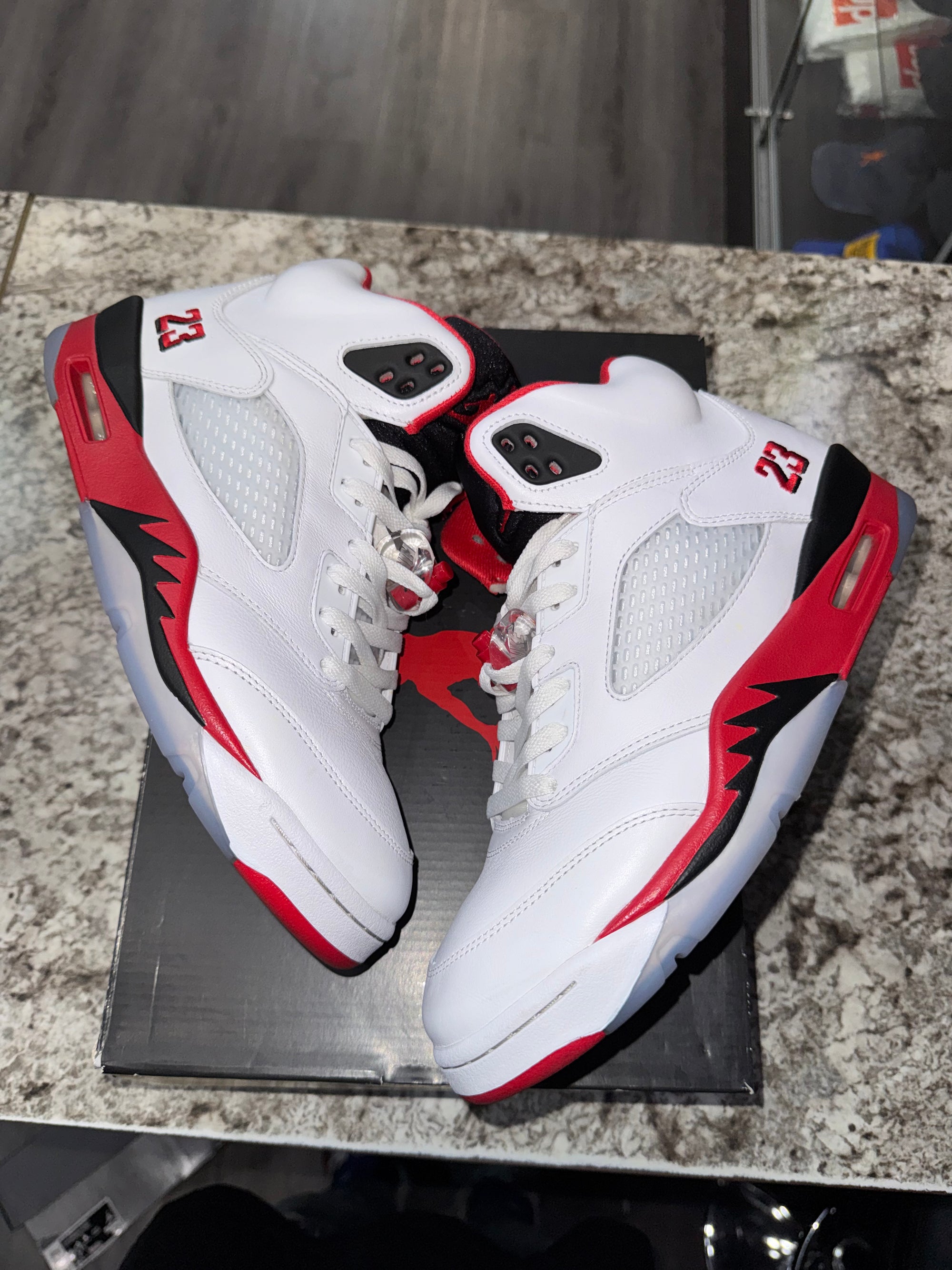 Jordan 5 Retro Fire Red Black Tongue (2025)