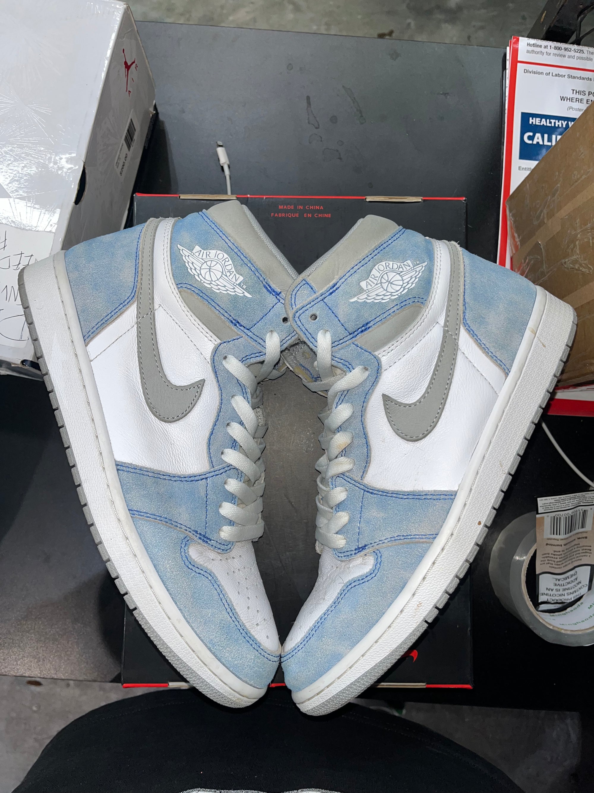 Jordan 1 Retro High Hyper Royal Smoke Grey