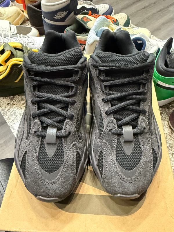 adidas Yeezy Boost 700 V2 Vanta