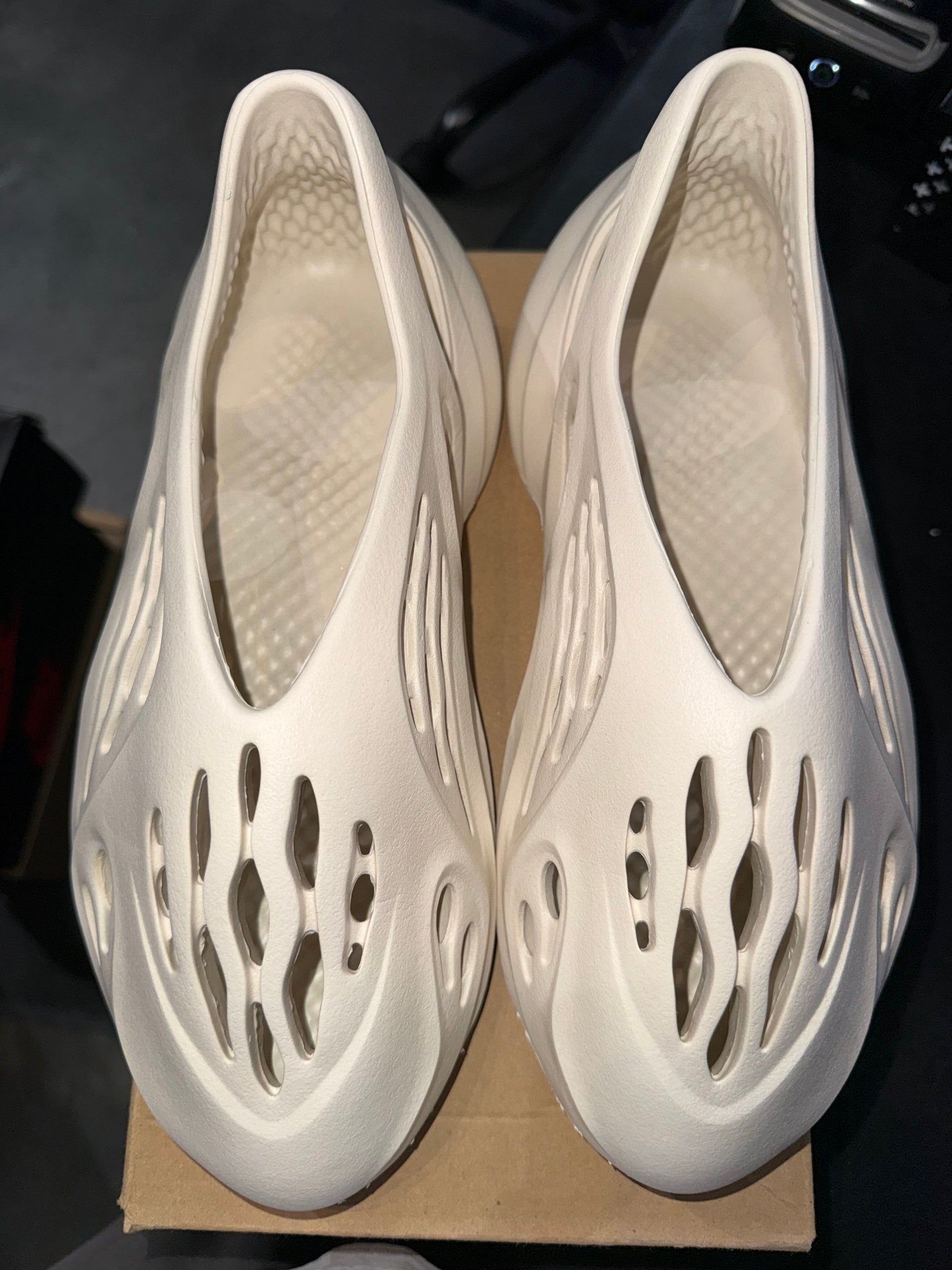adidas Yeezy Foam RNNR Sand