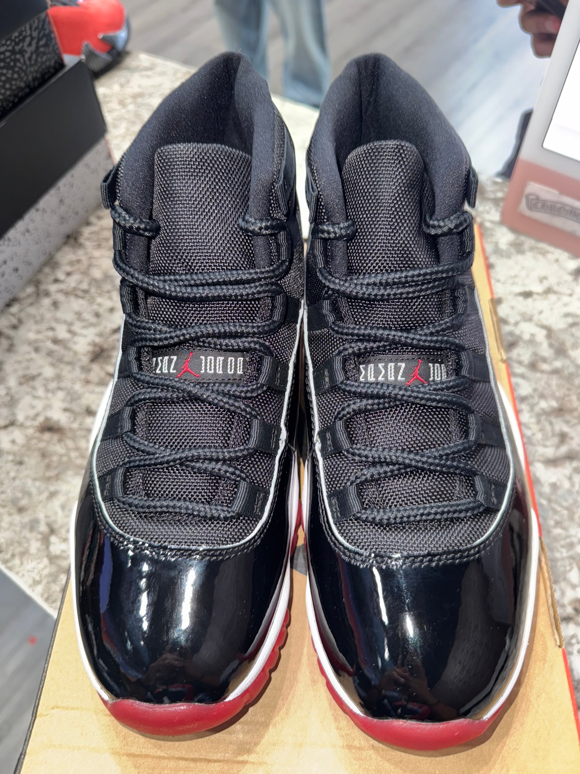 Jordan 11 Retro Playoffs Bred (2019)
