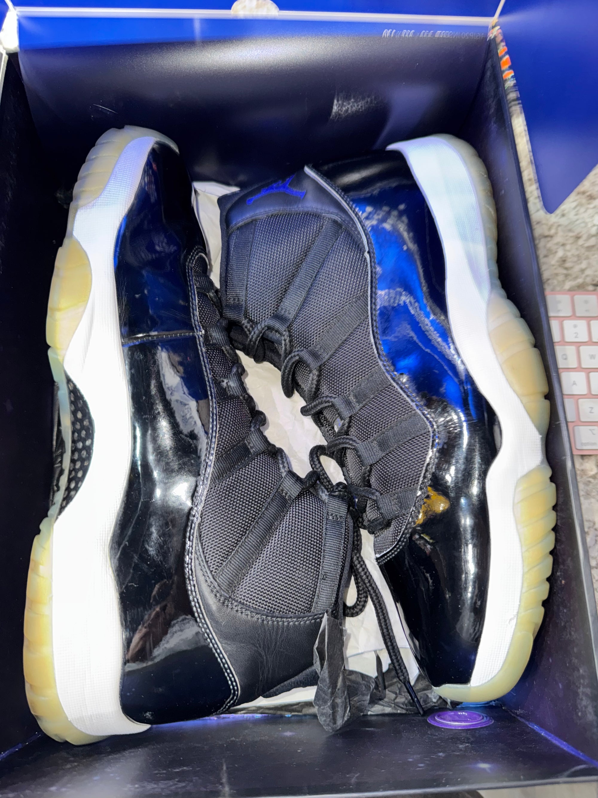Jordan 11 Retro Space Jam (2016)