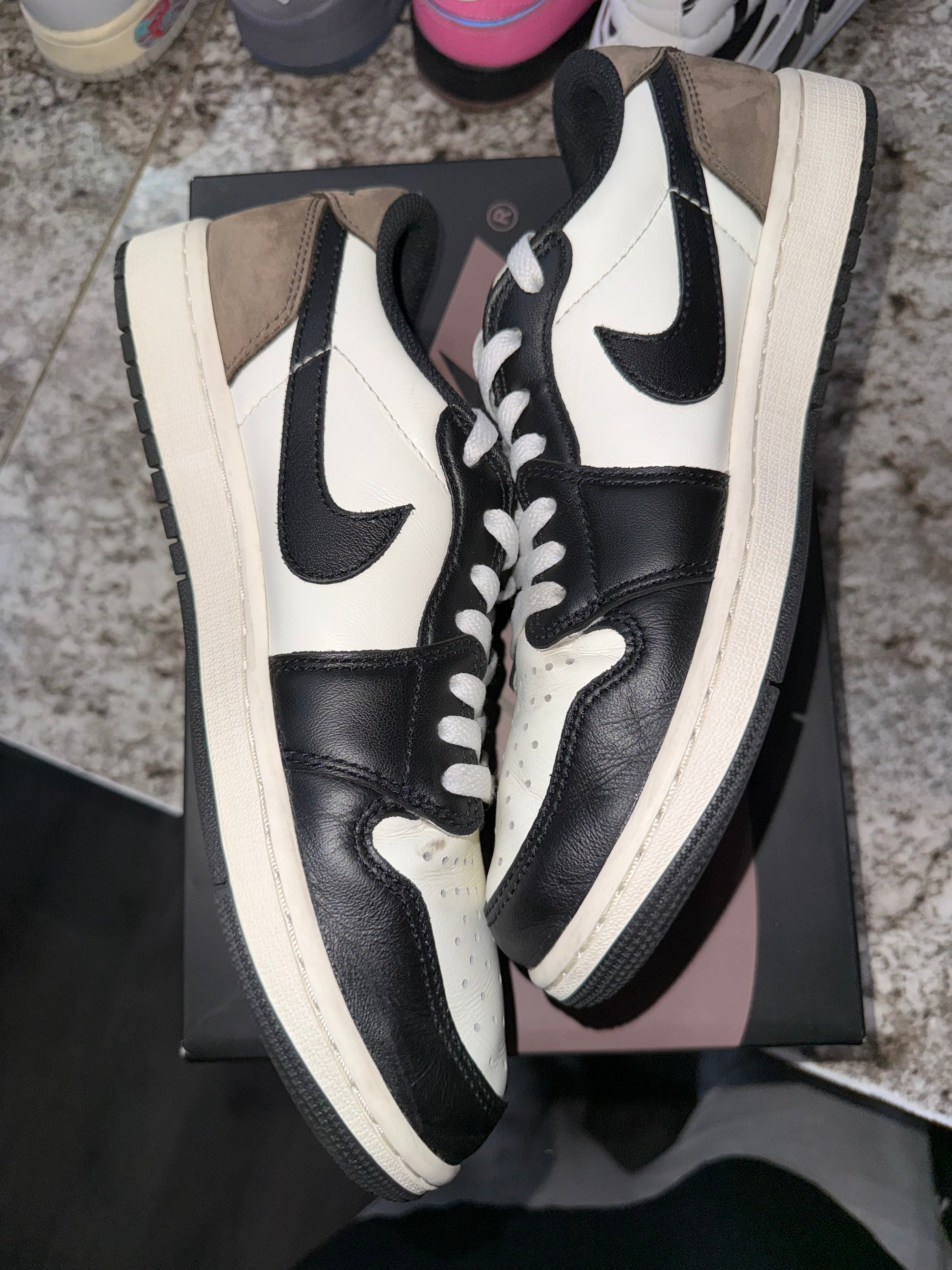 Jordan 1 Retro Low OG Mocha