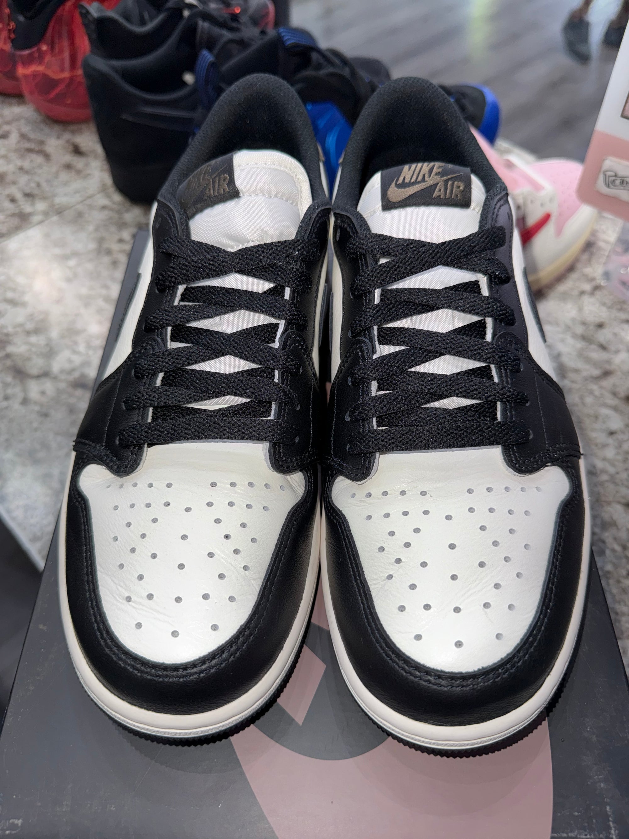 Jordan 1 Retro Low OG Mocha