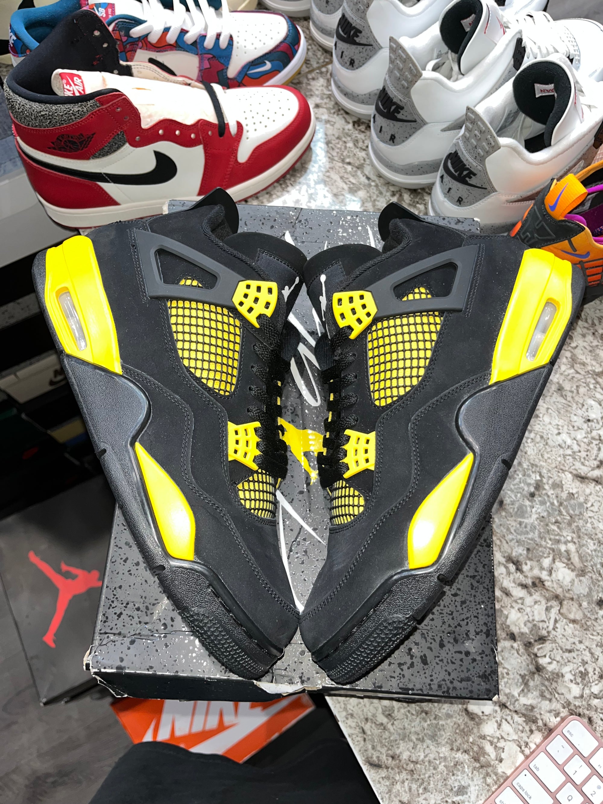 Jordan 4 Retro Thunder (2023)